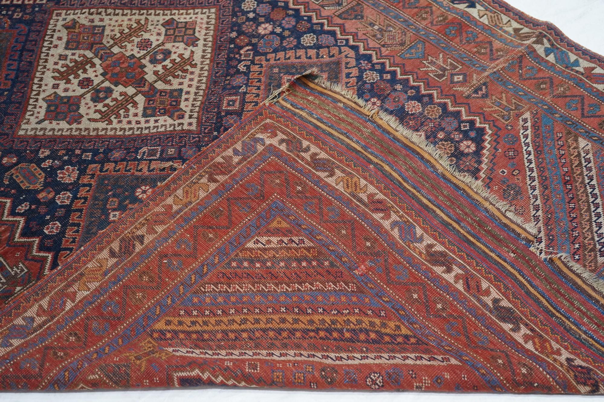 Antiker persischer Gaschgai-Teppich 4'7