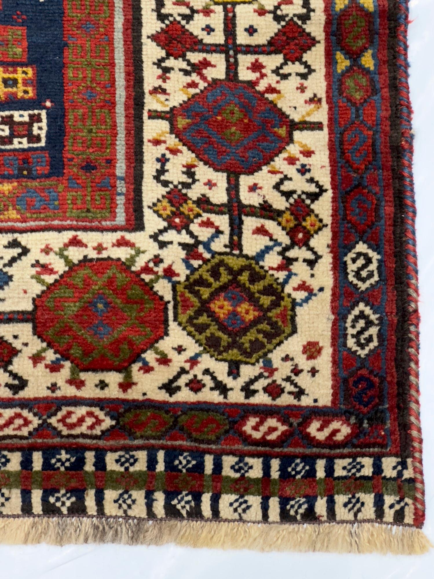 Antiker persischer Gaschgai-Teppich 5'3