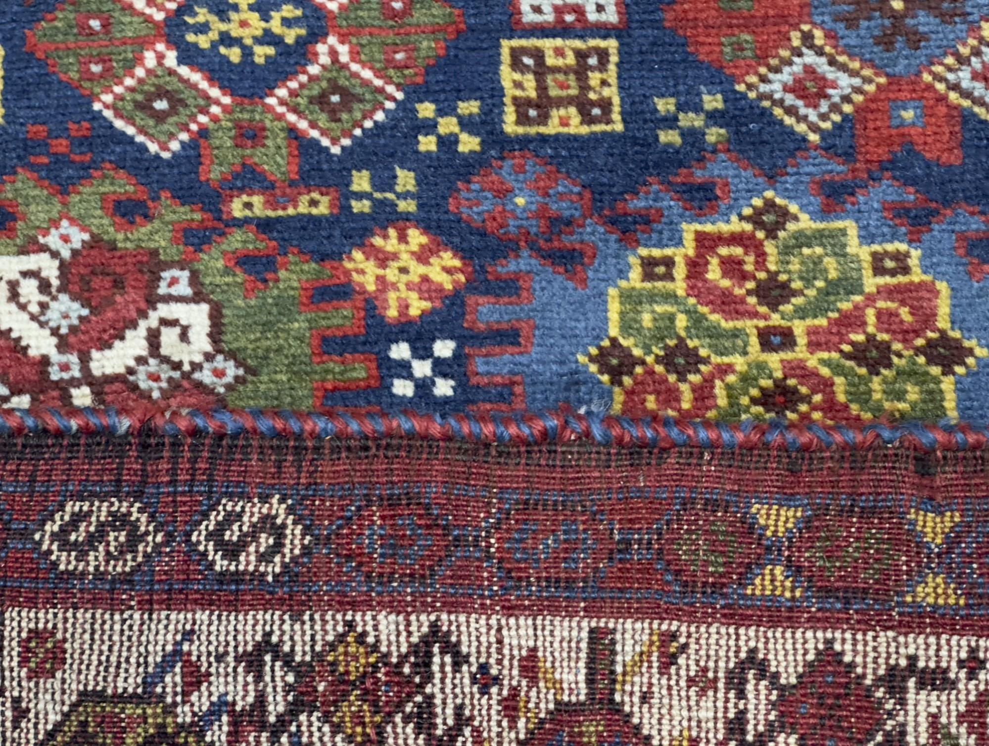 Antiker persischer Gaschgai-Teppich 5'3