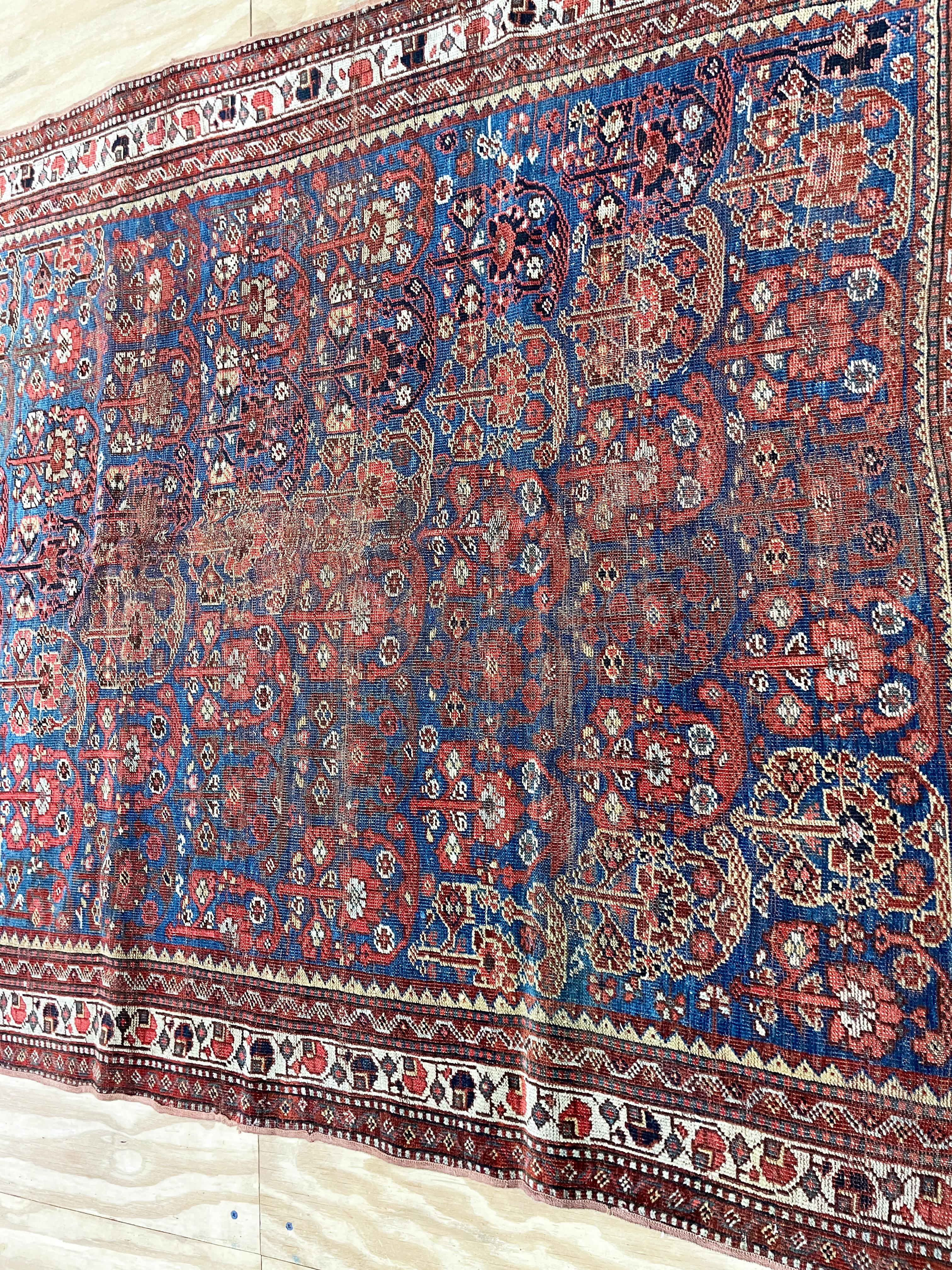 Antiker persischer Gaschgai-Teppich, so wie er ist (Wolle) im Angebot