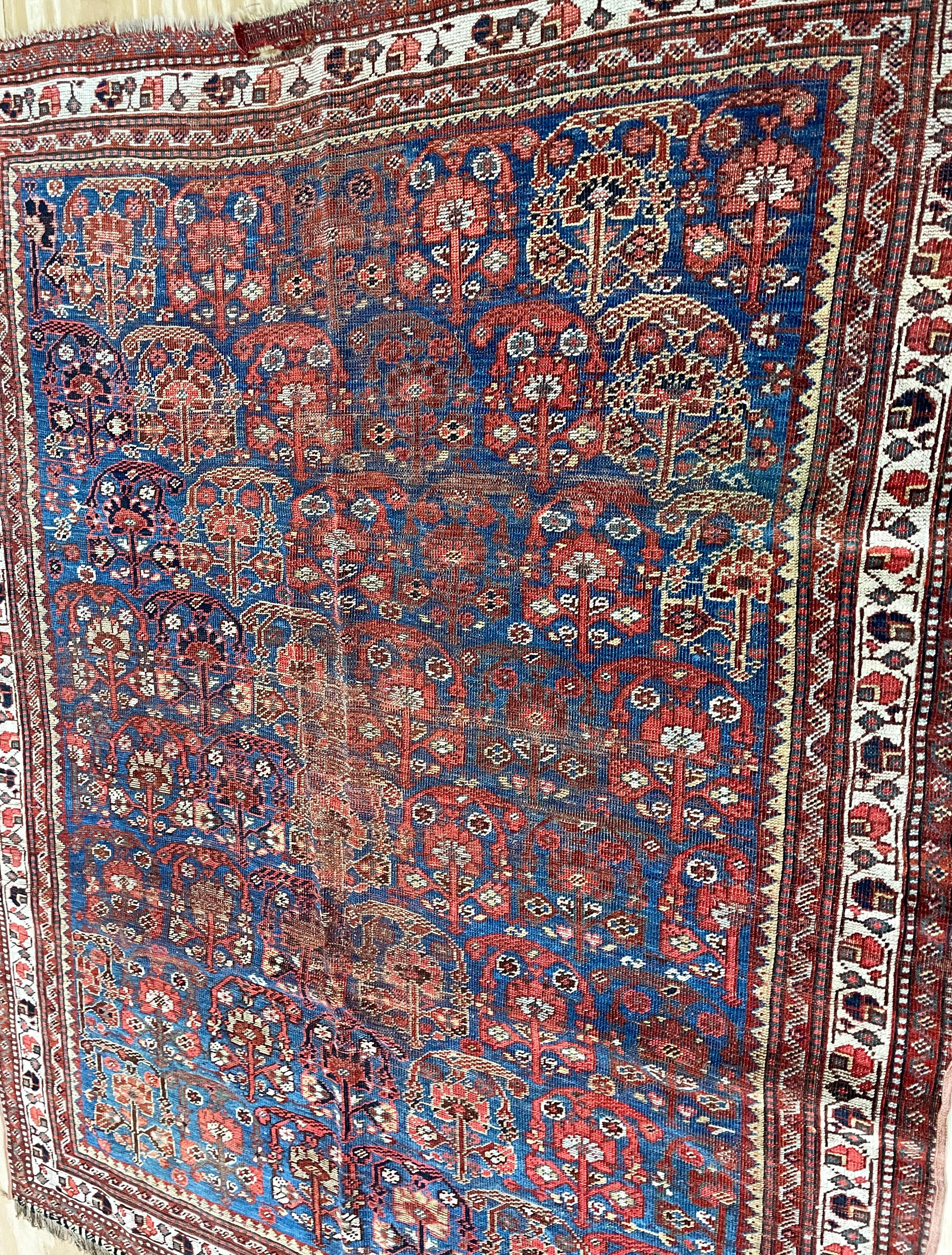 Antiker persischer Gaschgai-Teppich, so wie er ist im Angebot 1