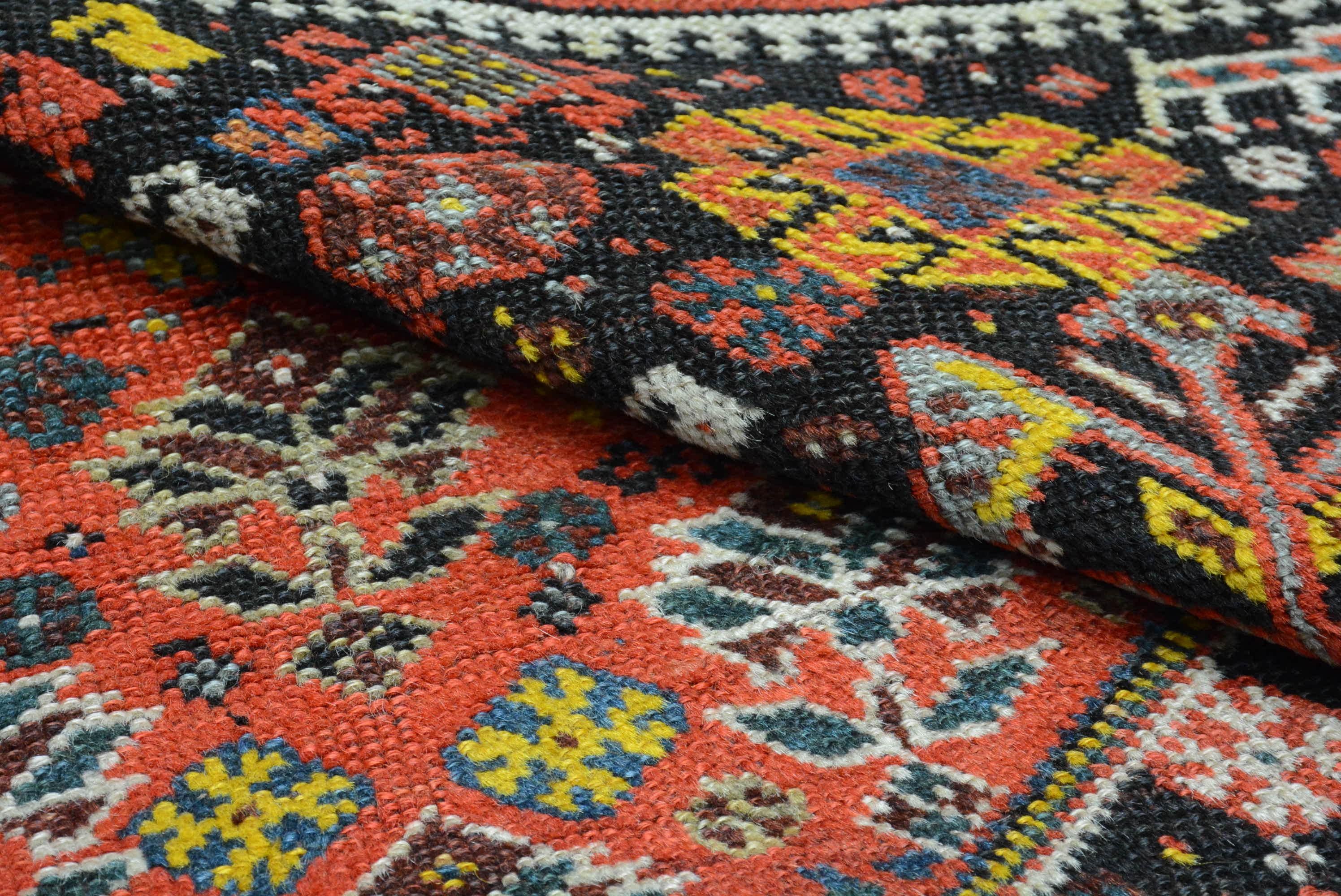 Antiker persischer Gaschgai-Schekarlu-Teppich im Angebot 2