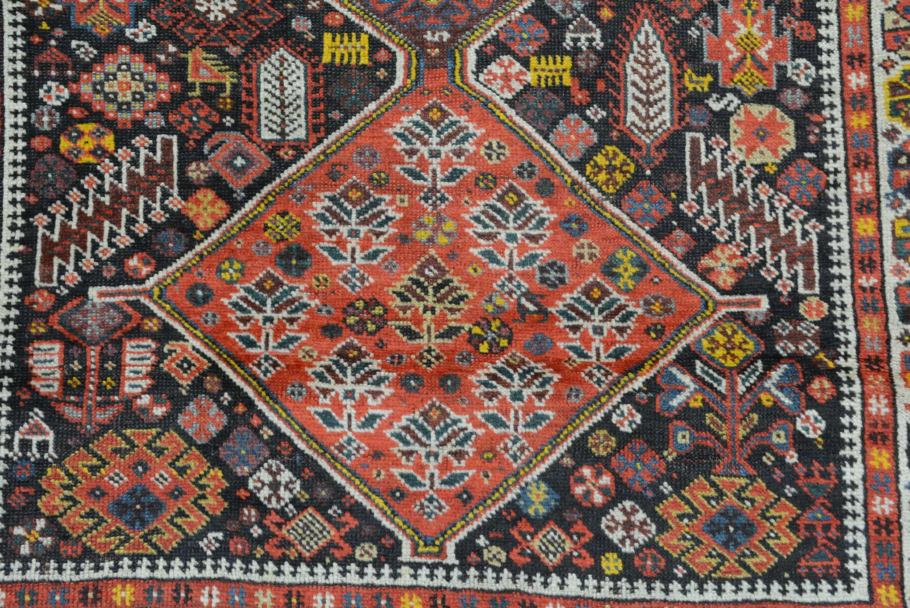 Antiker persischer Gaschgai-Schekarlu-Teppich (Persisch) im Angebot