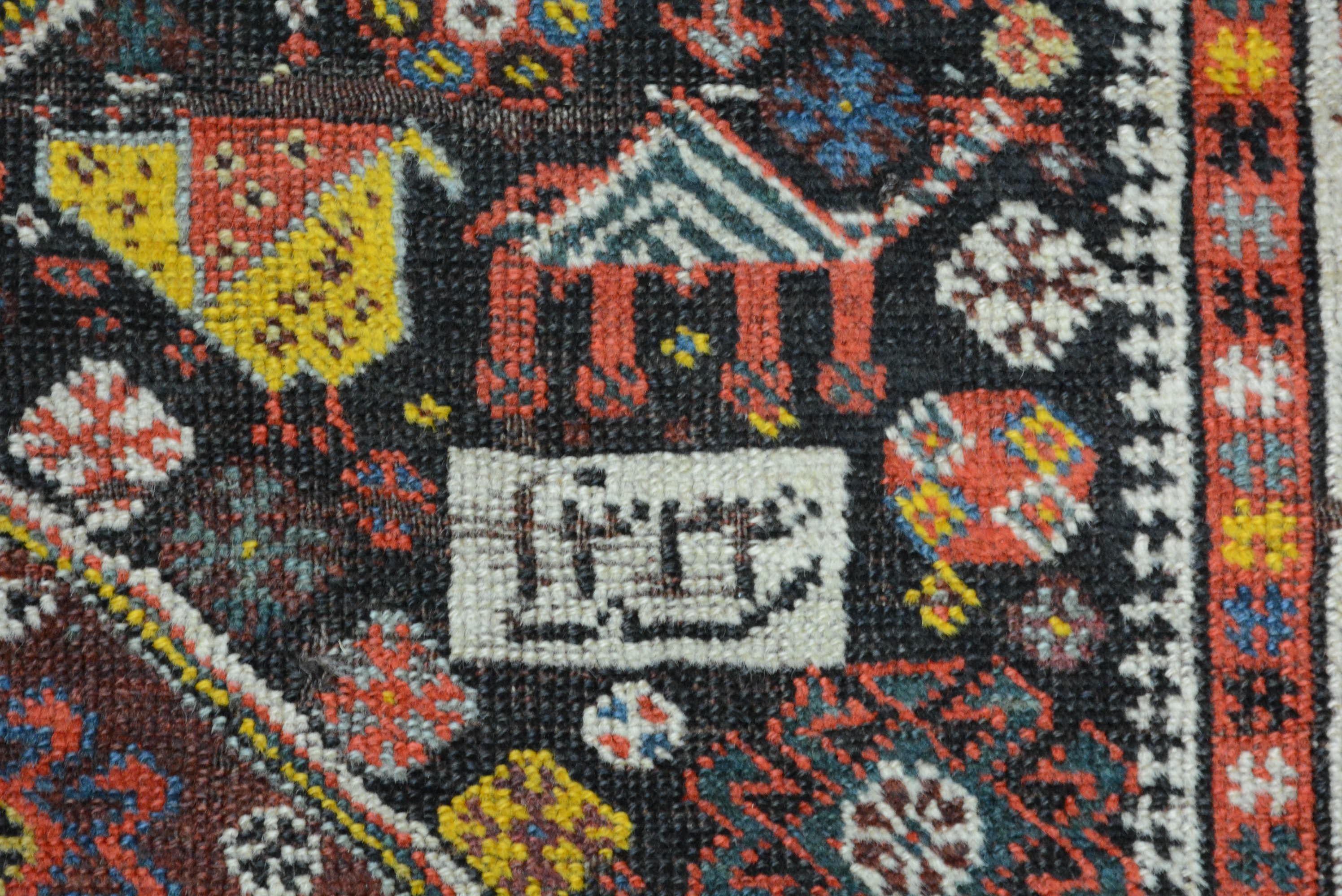 Antiker persischer Gaschgai-Schekarlu-Teppich im Zustand „Gut“ im Angebot in Closter, NJ