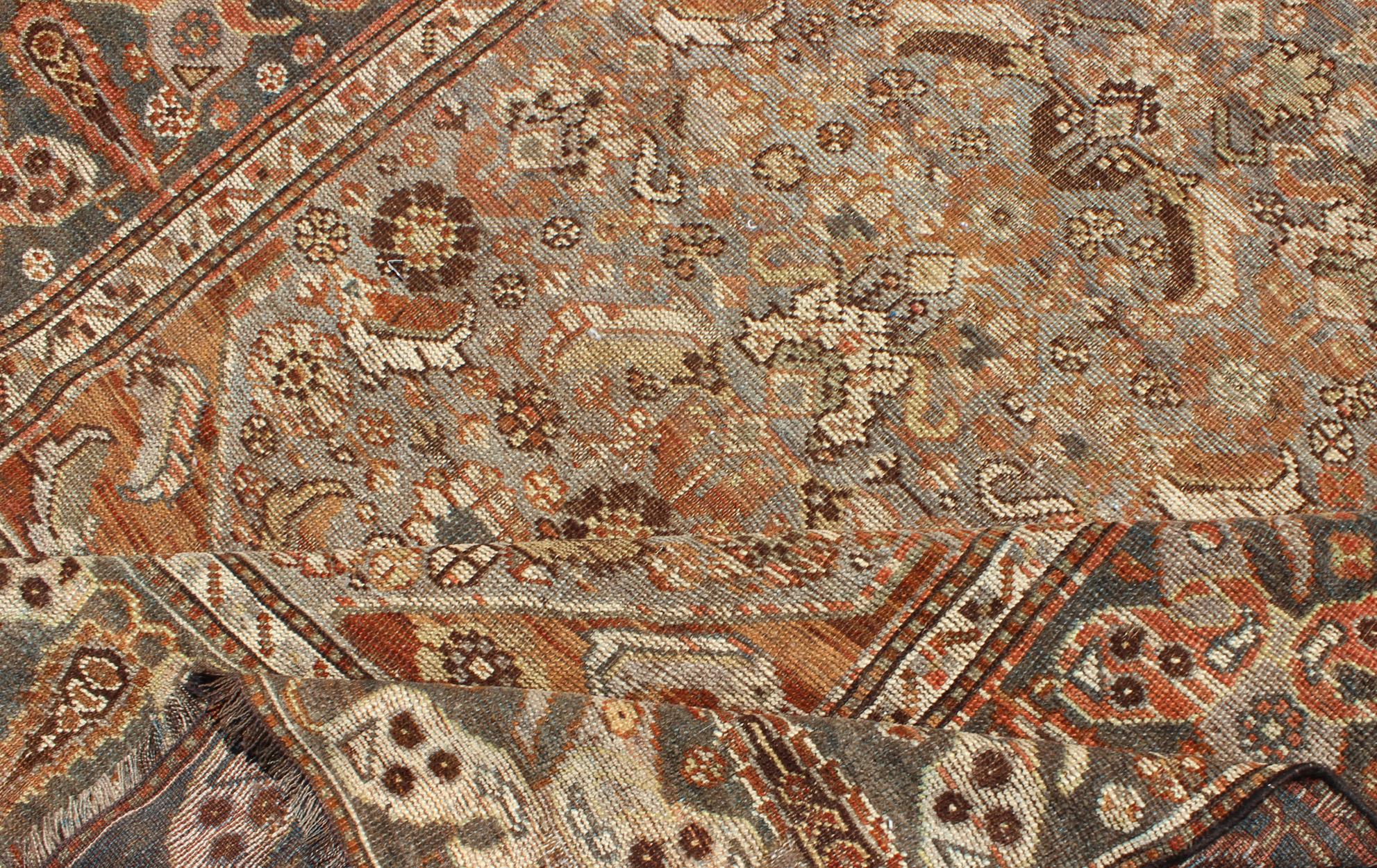 Antique Persian Qashqai Small Gallery Rug with Expansive Sub-Geometric Design In Good Condition In Atlanta, GA