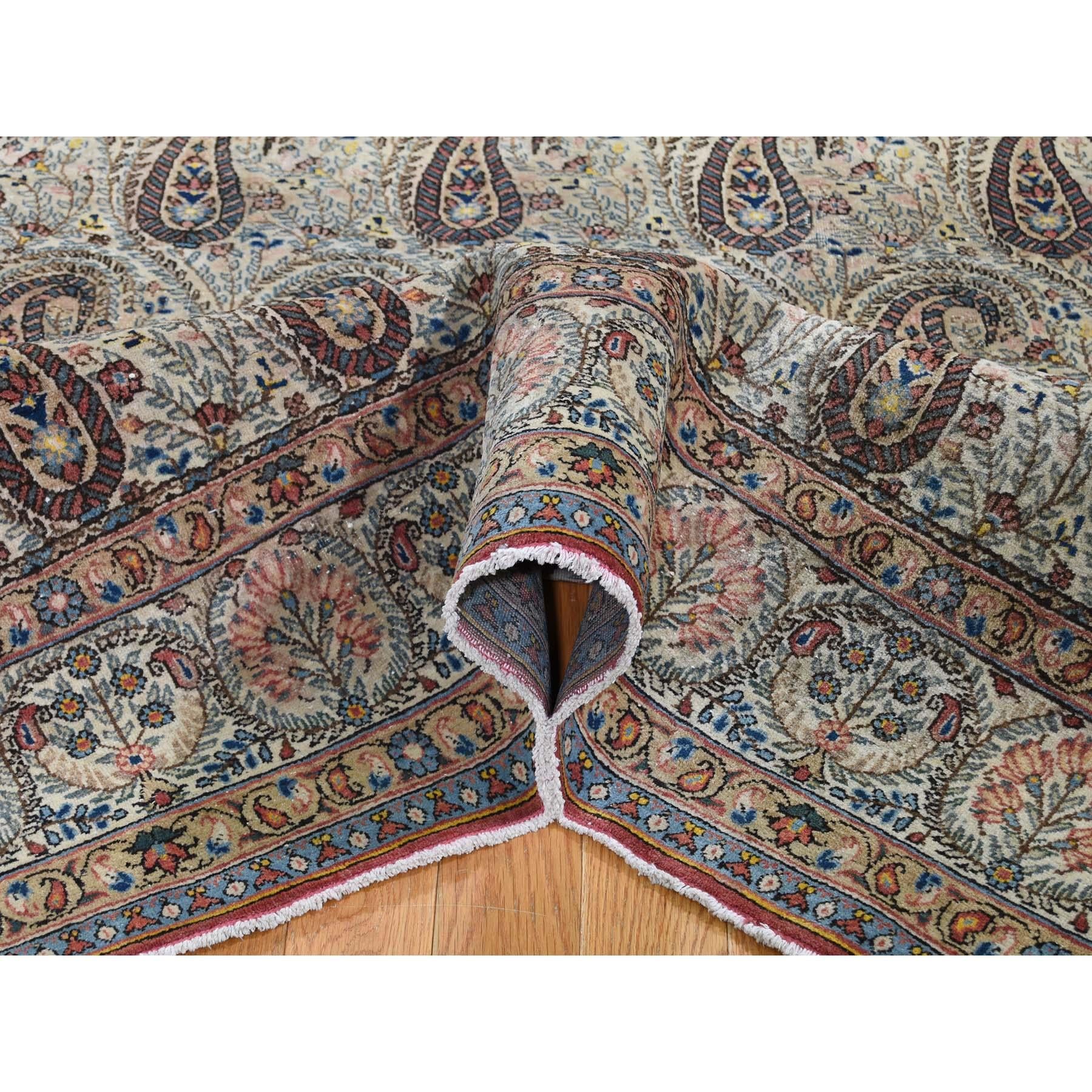 Antike persische Qum Guter Zustand Paisley Design Handgeknüpft Feiner Orientteppich (20. Jahrhundert) im Angebot