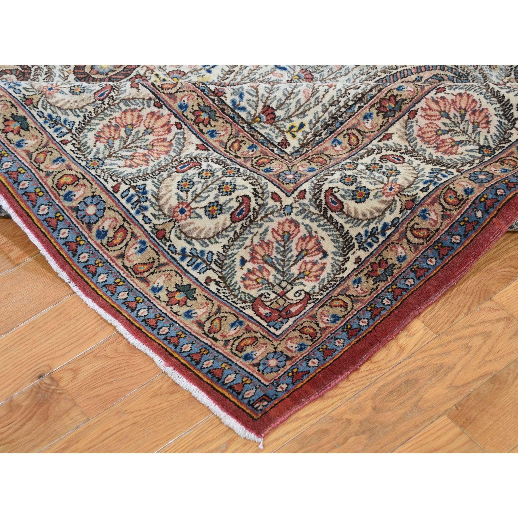 Antike persische Qum Guter Zustand Paisley Design Handgeknüpft Feiner Orientteppich (Wolle) im Angebot