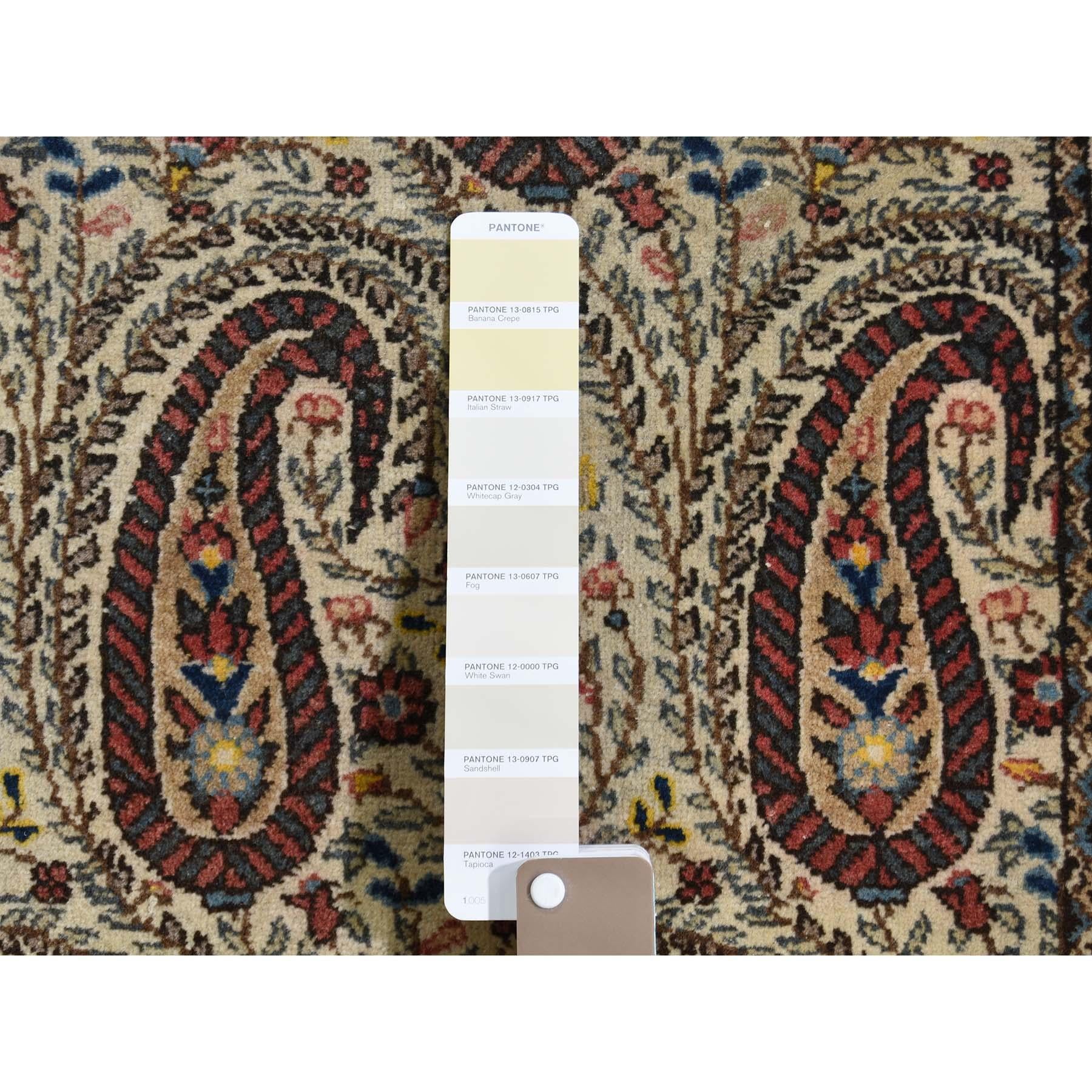 Antike persische Qum Guter Zustand Paisley Design Handgeknüpft Feiner Orientteppich im Angebot 1
