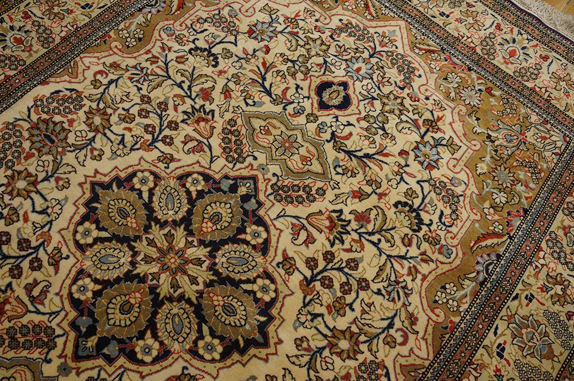 Antiker persischer Qum-Teppich 4' 8