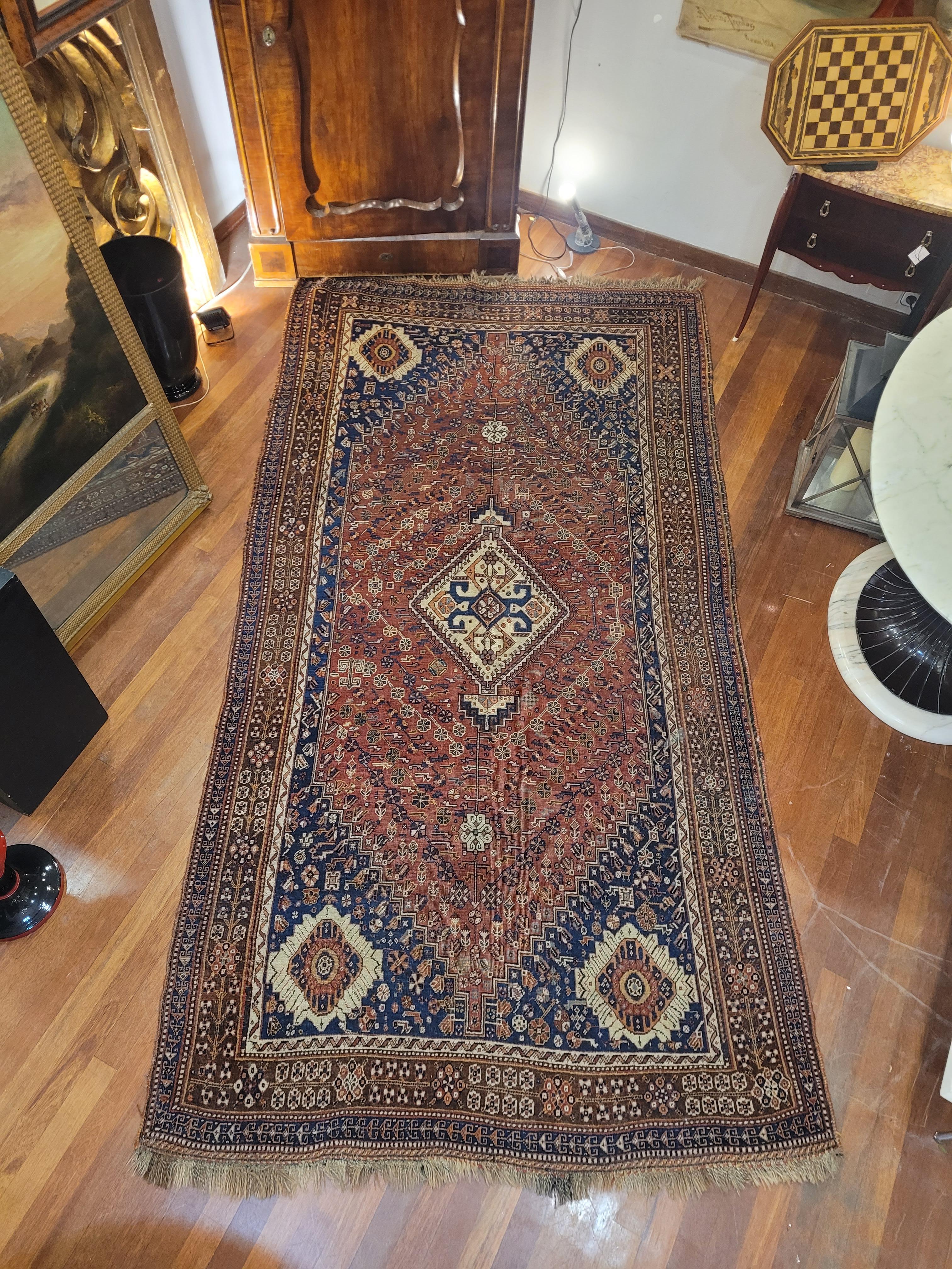 Antiker persischer roter und blauer Teppich, Feraghan - Iran - 305 x 155 im Angebot 3