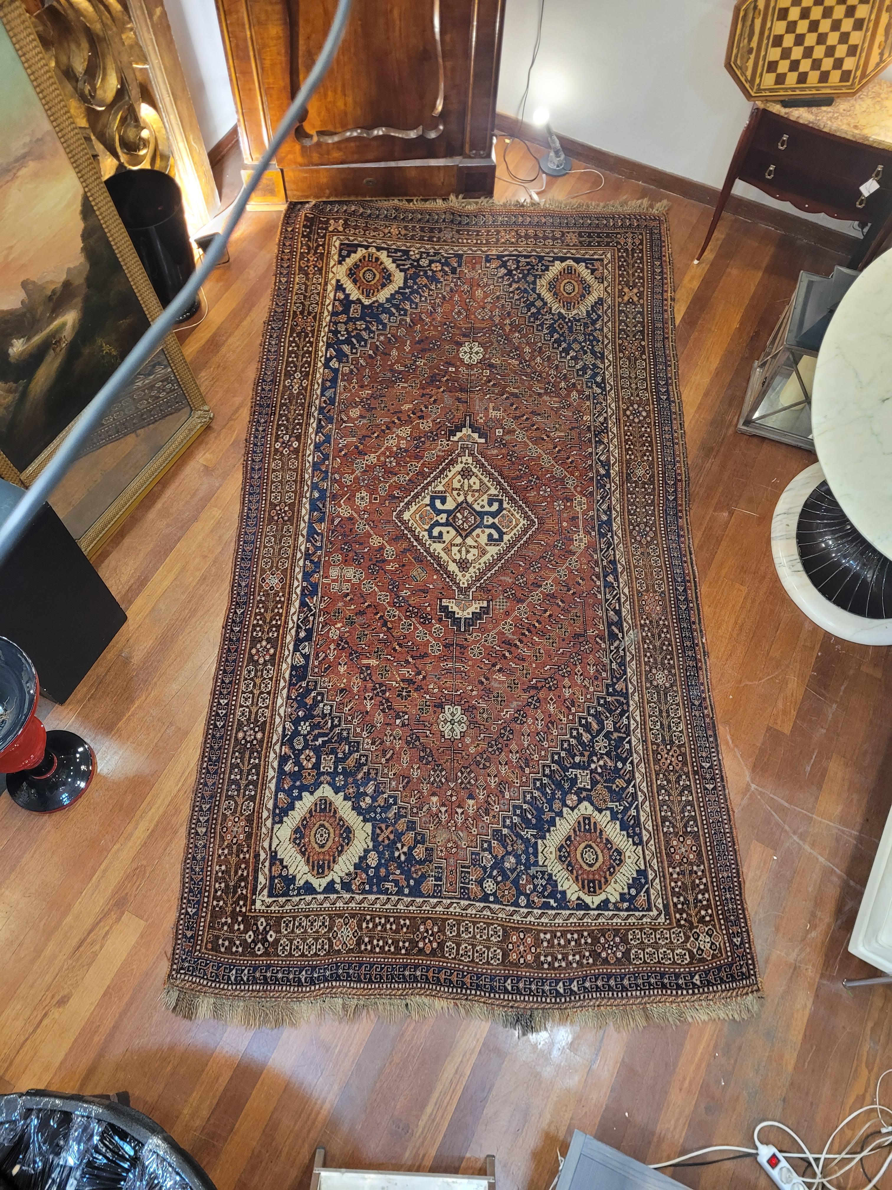 Antiker persischer roter und blauer Teppich, Feraghan - Iran - 305 x 155 im Angebot 4