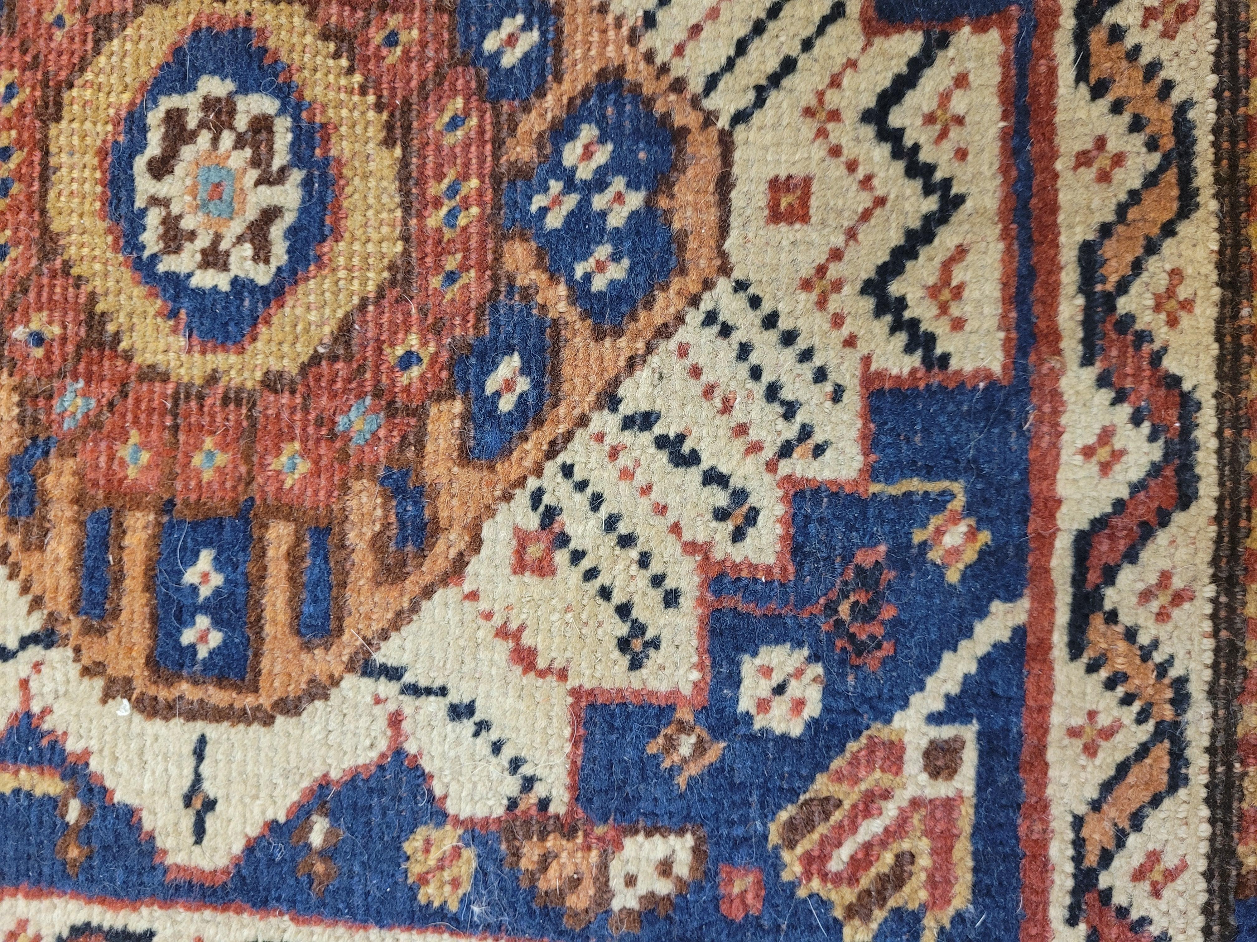 Antiker persischer roter und blauer Teppich, Feraghan - Iran - 305 x 155 im Angebot 7