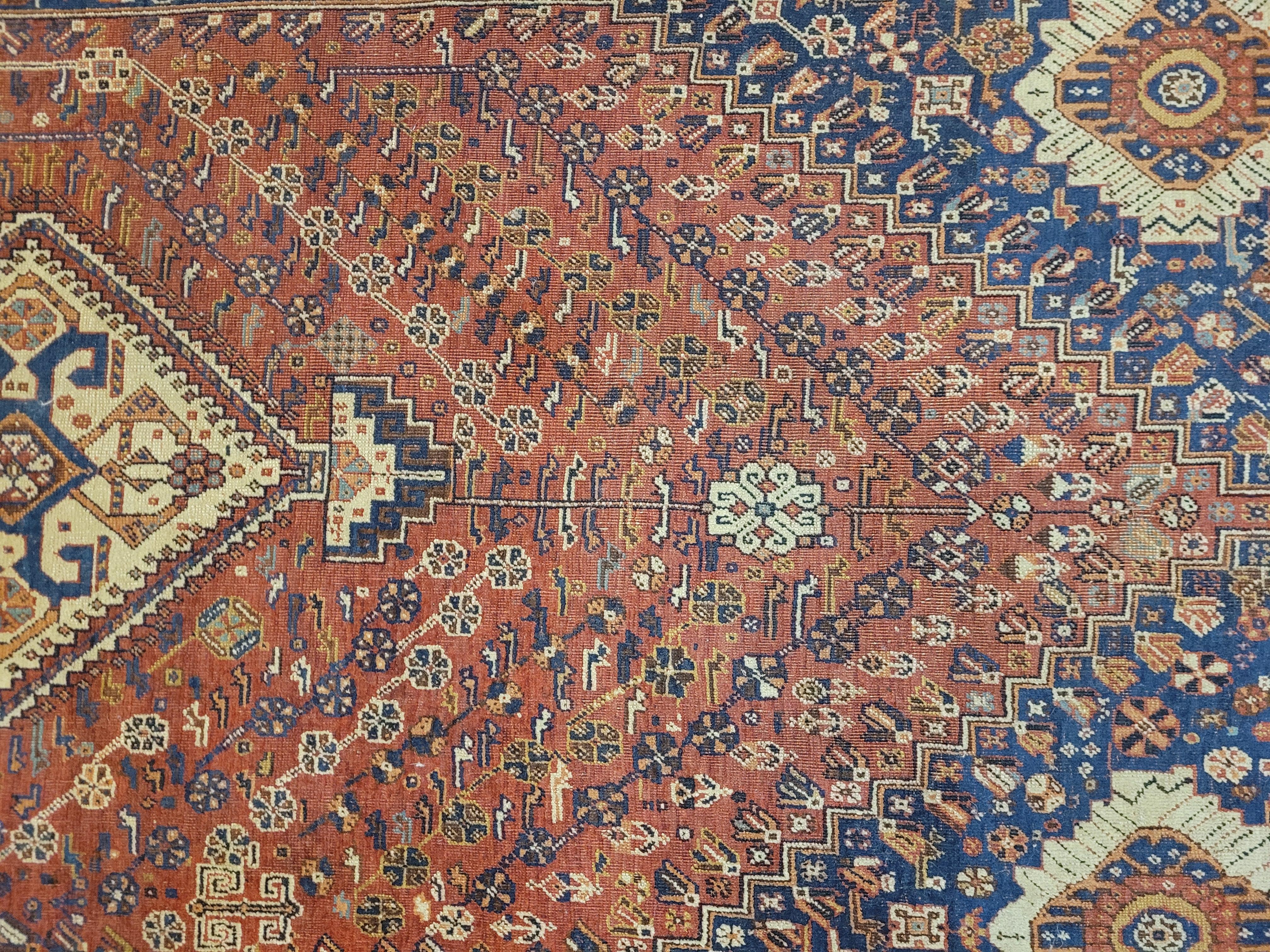 Antiker persischer roter und blauer Teppich, Feraghan - Iran - 305 x 155 (Persisch) im Angebot