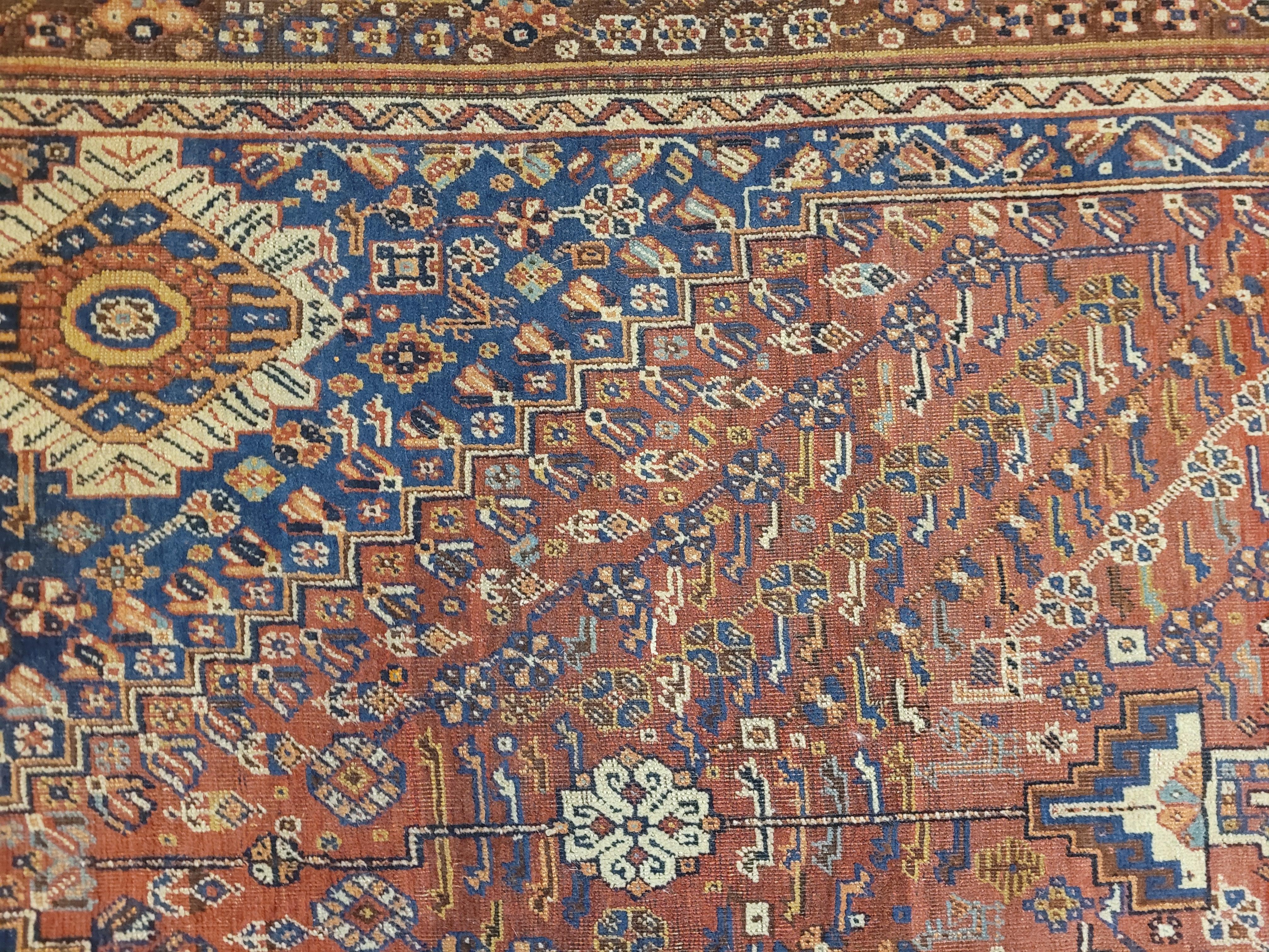 Antiker persischer roter und blauer Teppich, Feraghan - Iran - 305 x 155 (Spätes 19. Jahrhundert) im Angebot