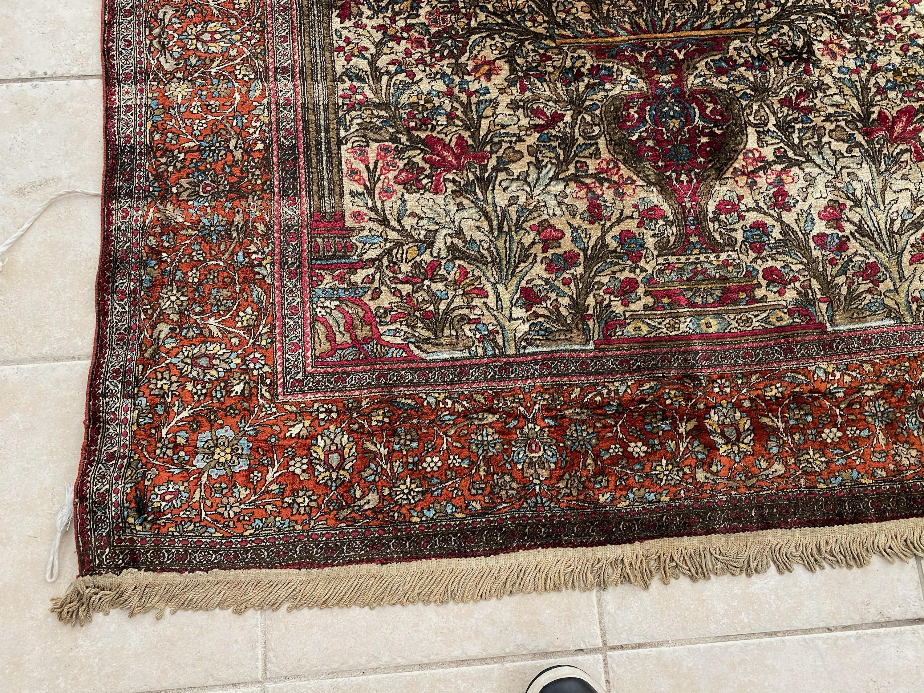 Antiker persischer roter und elfenbeinfarbener geblümter Mohtasham Kashan-Teppich aus Seide, um 1850-1880 (Kaschan) im Angebot