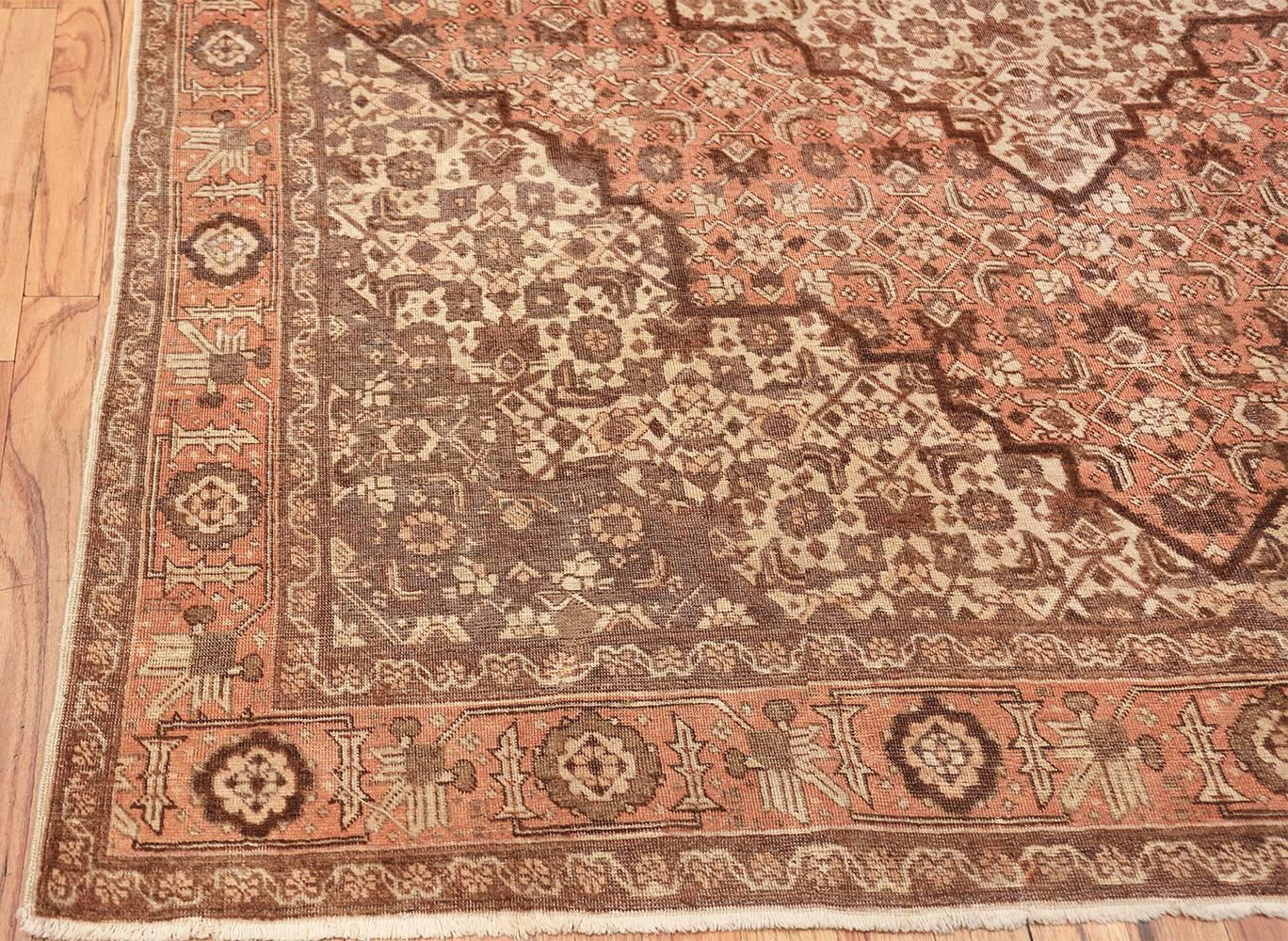 Tappeto Tabriz persiano antico di dimensioni pari a 7 ft 1 in x 10 ft 3 in in vendita 1