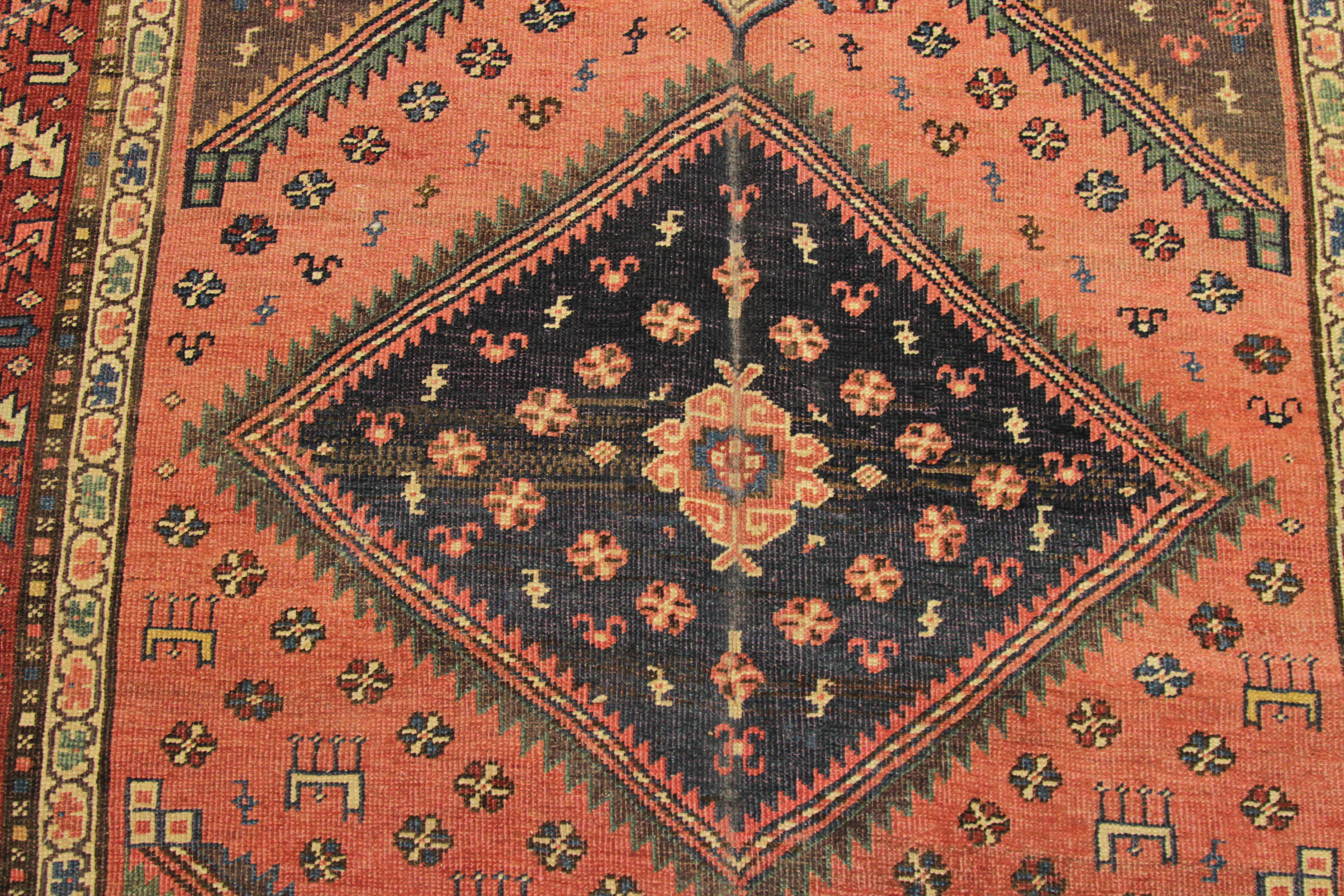 Tapis persan ancien Design/One avec d'élégants motifs géométriques, vers les années 1950 en vente 3