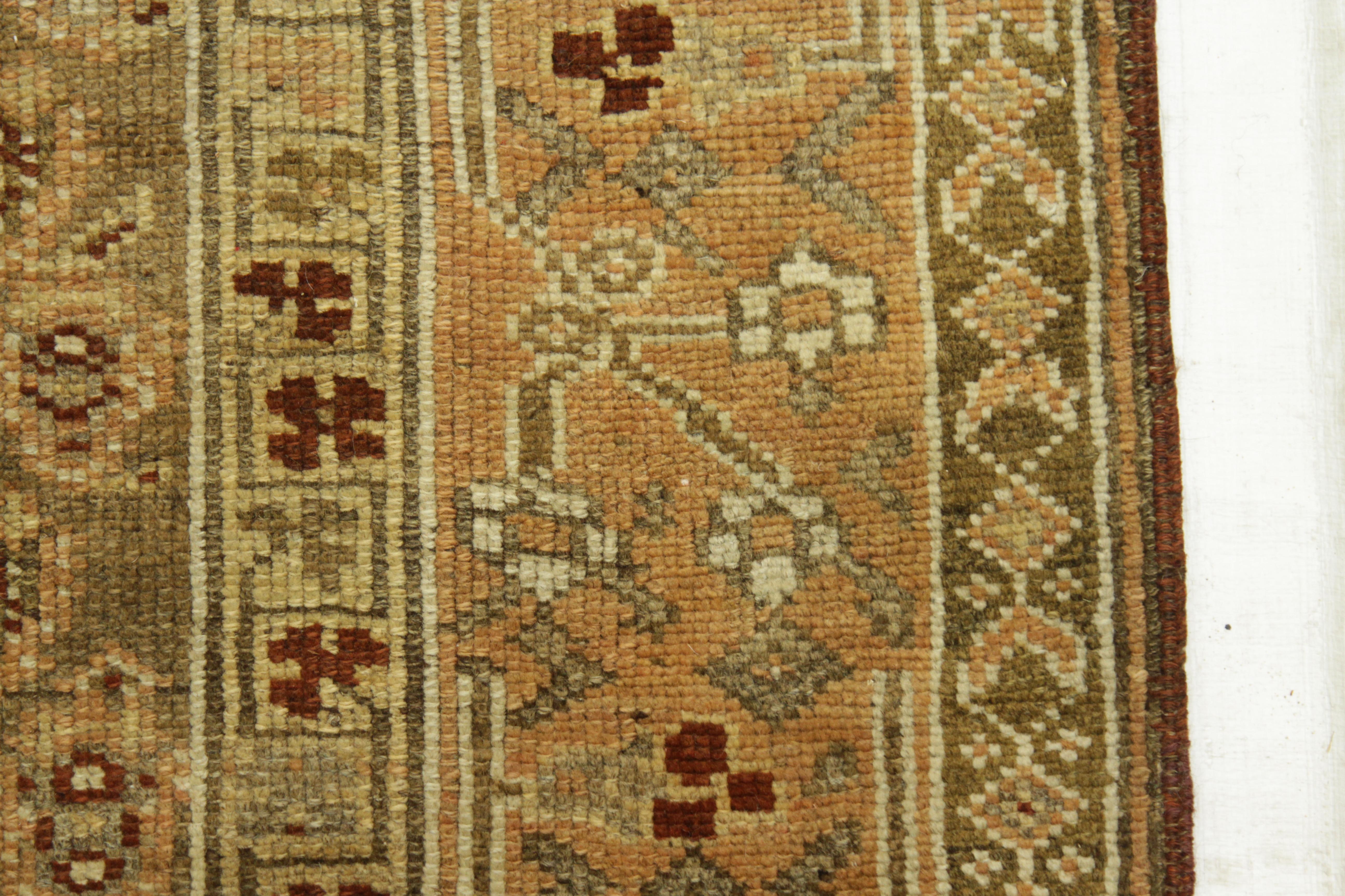 Antique Persian Rug Bijar Style with Elegant Native Patterns, circa 1920s For Sale 5