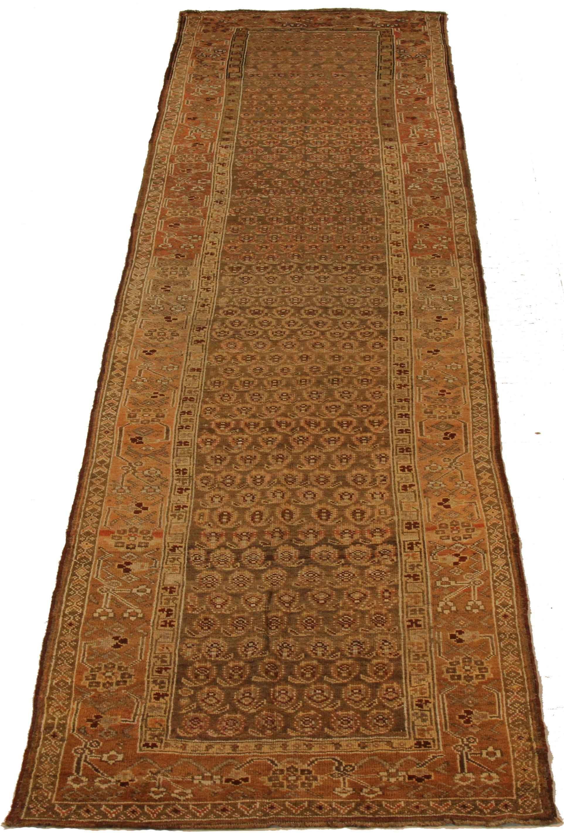 Antique Persian Rug Bijar Style with Elegant Native Patterns, circa 1920s In Excellent Condition For Sale In Dallas, TX