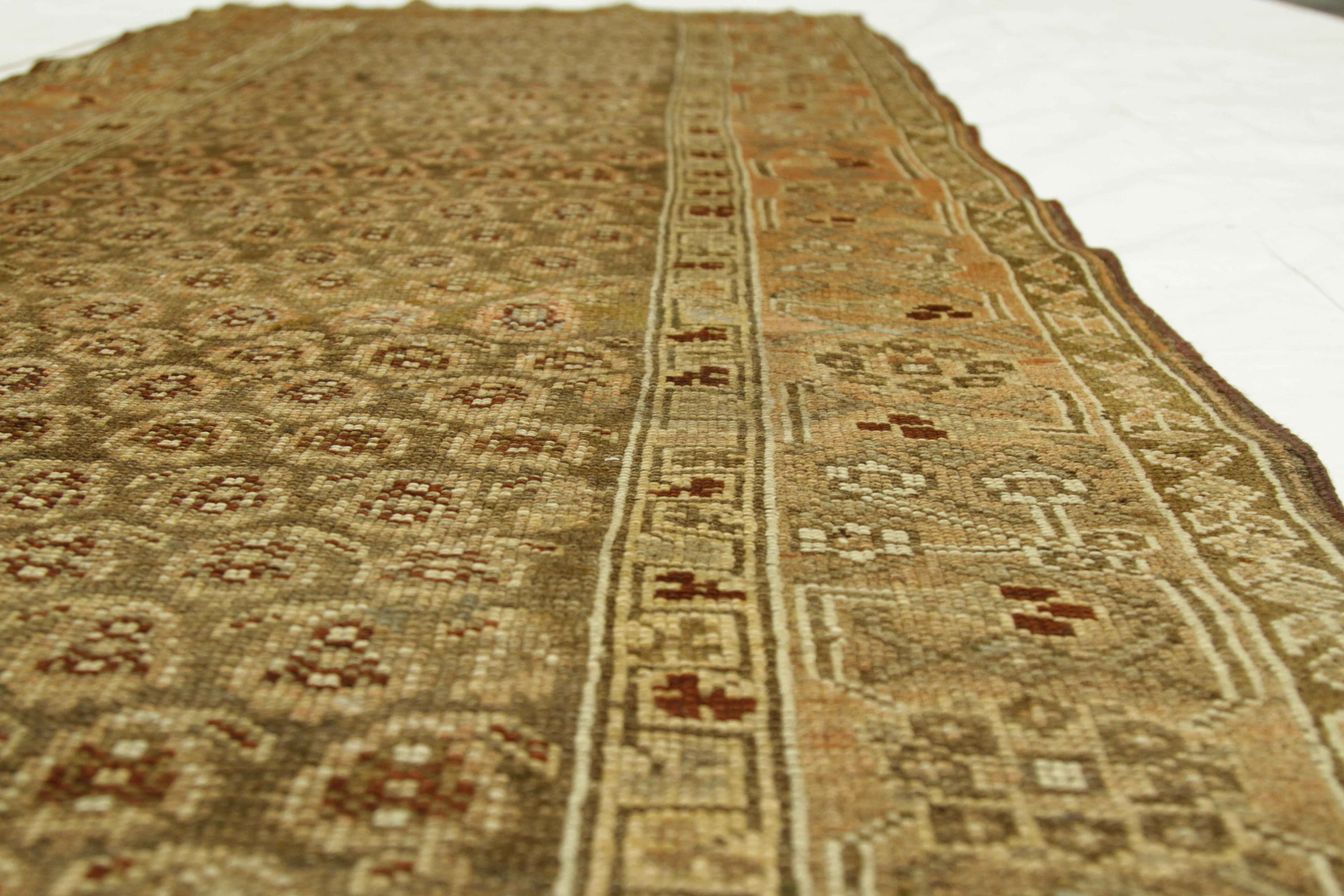 Antique Persian Rug Bijar Style with Elegant Native Patterns, circa 1920s For Sale 2