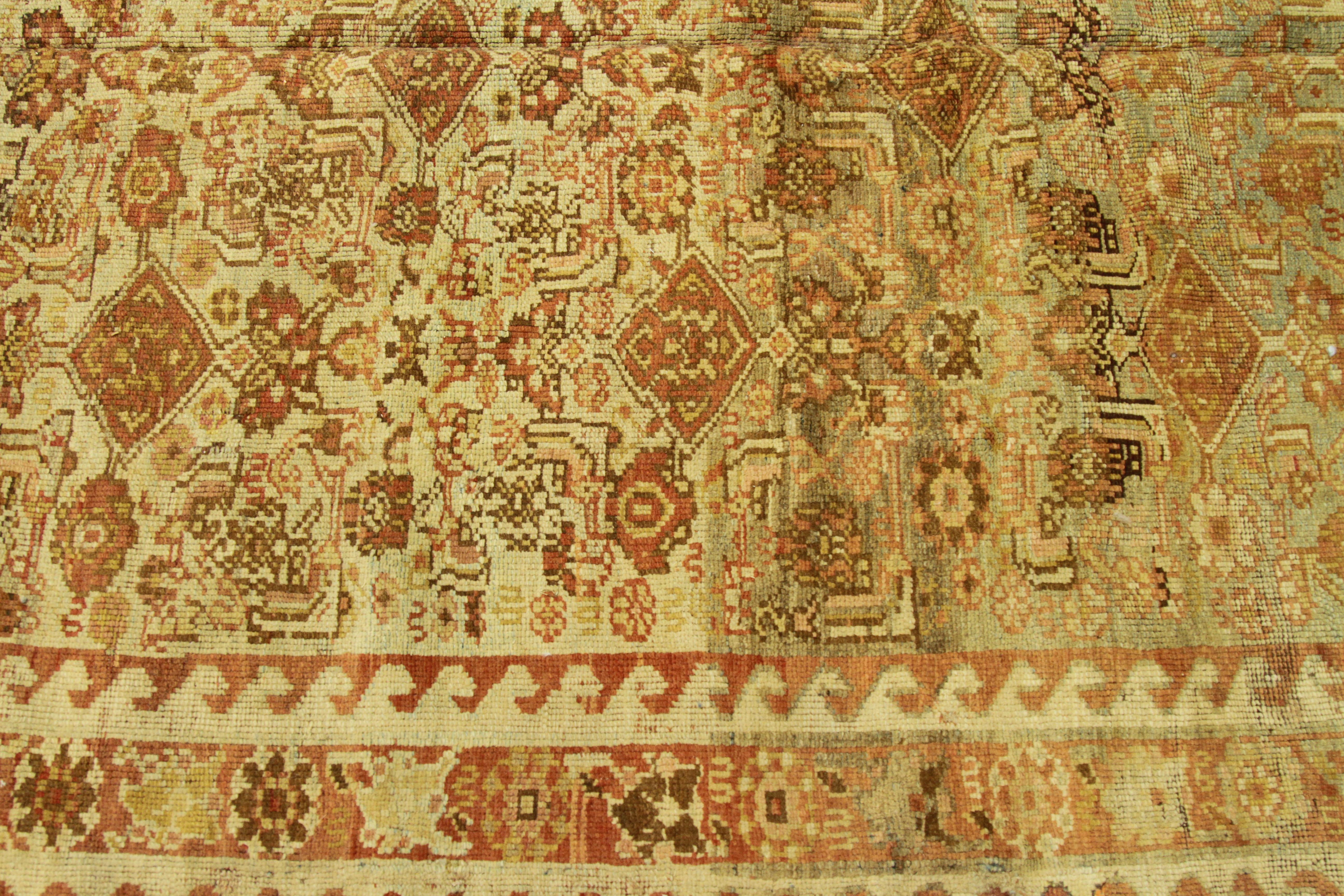 Antique Persian Rug Bijar Style with Traditional Floral Patterns, circa 1930s For Sale 1