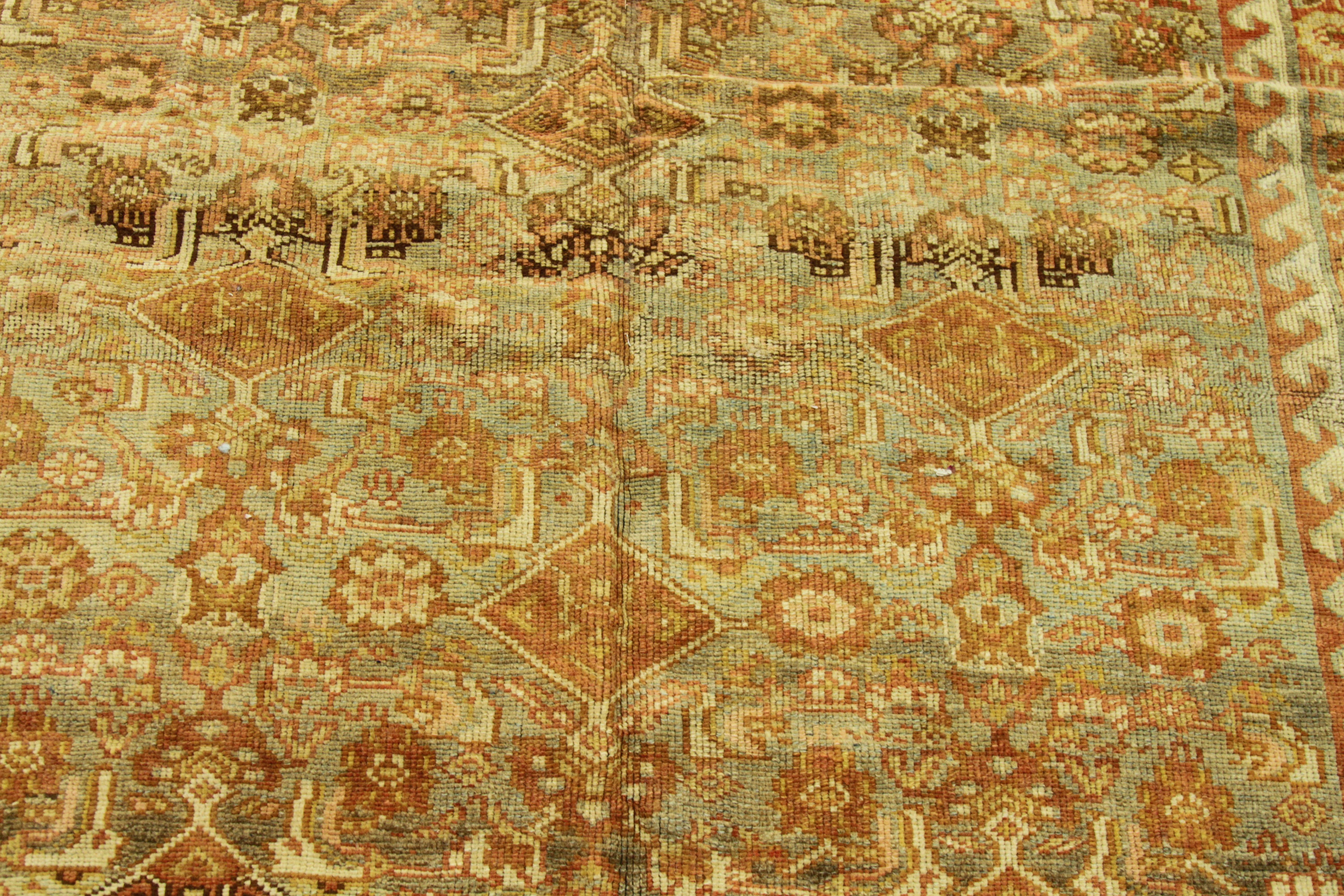 Antique Persian Rug Bijar Style with Traditional Floral Patterns, circa 1930s For Sale 3