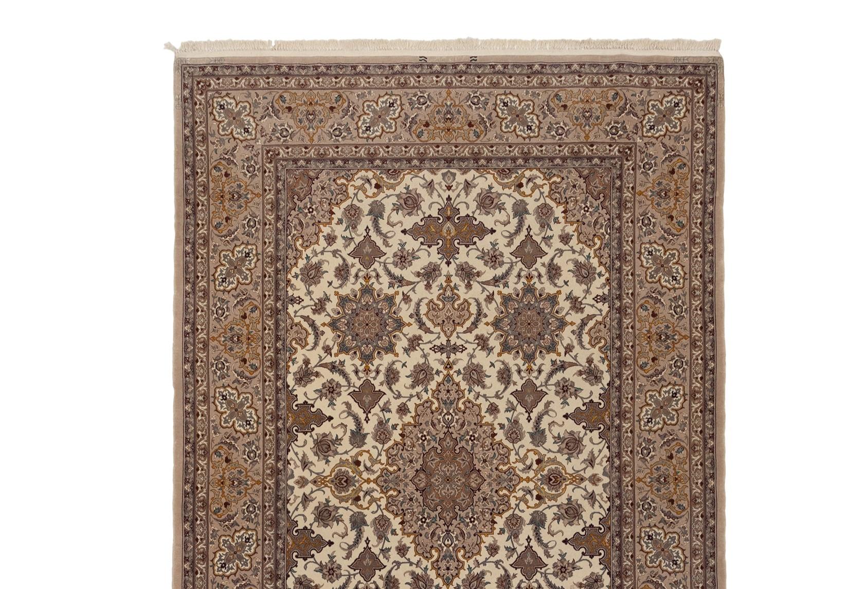 Antique Persian Rug In Excellent Condition For Sale In Los Angeles, CA