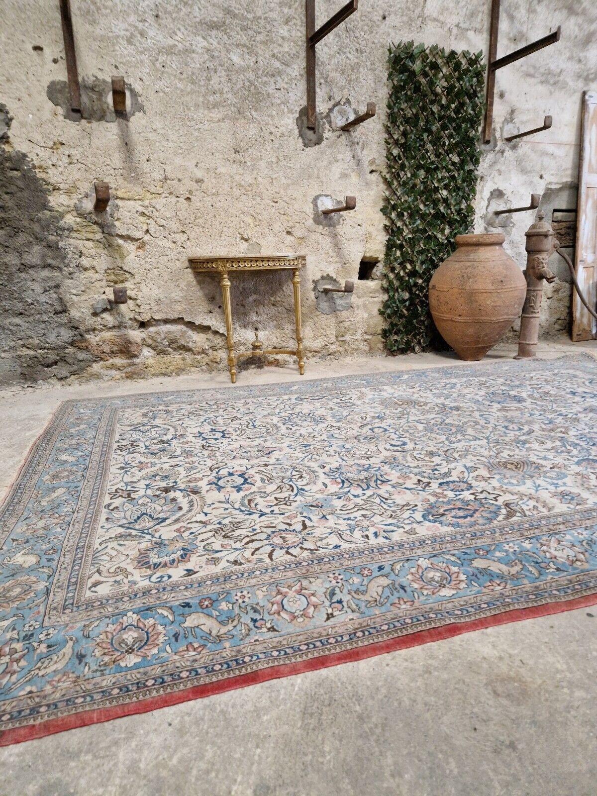 Persian Rug from the city of Ghom 355 X 232 cm Wool and Silk In Good Condition For Sale In Buxton, GB