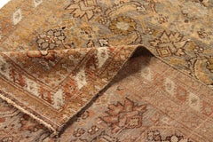 Antique Persian Rug Hamadan Design with Flower Bouquet Pattern, circa 1930s