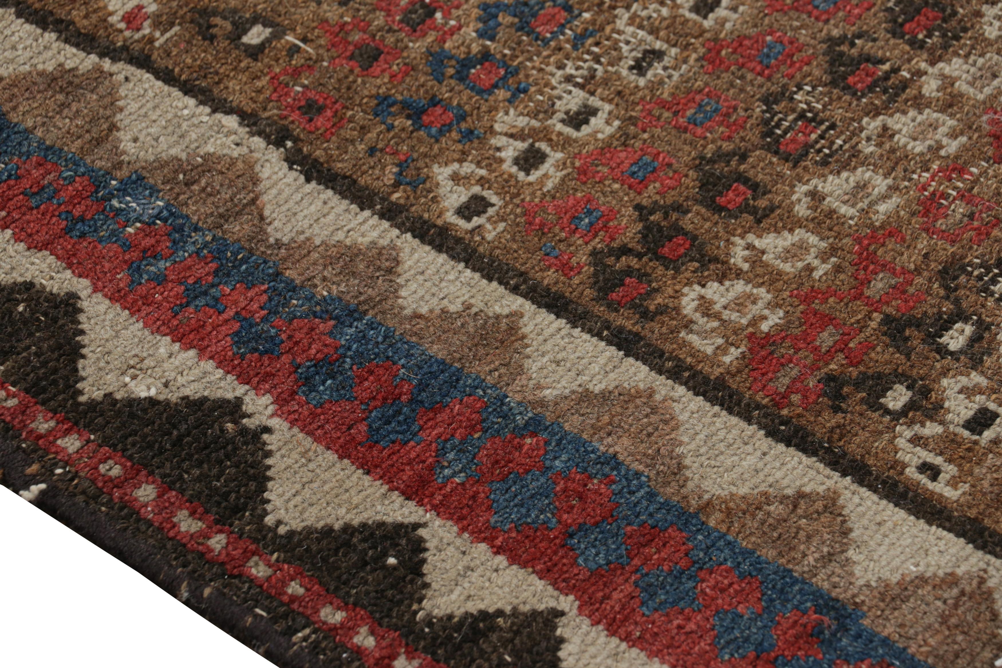 Antiker Perserteppich in Brown mit bunten geometrischen Mustern, von Rug & Kilim (Persisch) im Angebot