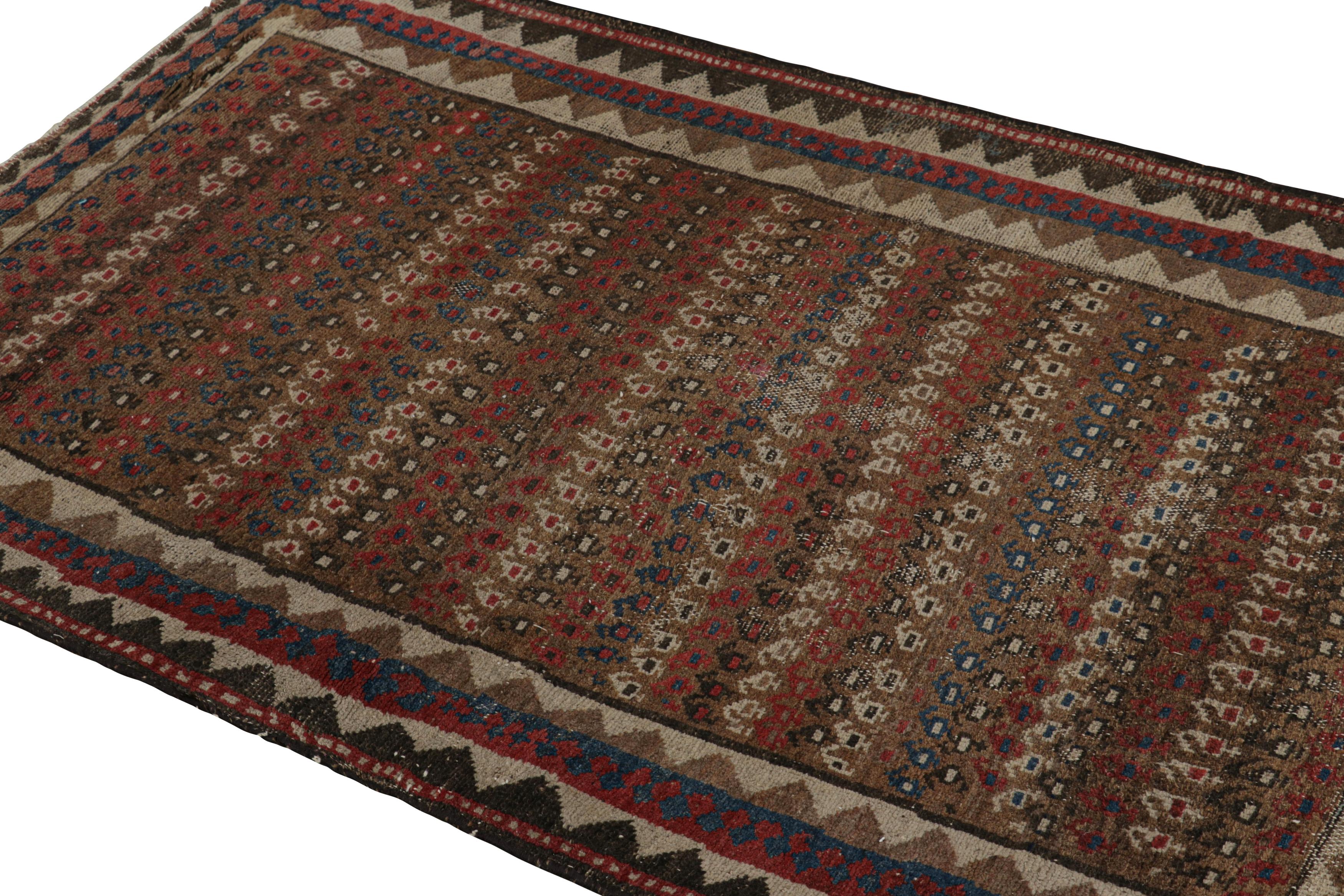Antiker Perserteppich in Brown mit bunten geometrischen Mustern, von Rug & Kilim (Handgeknüpft) im Angebot