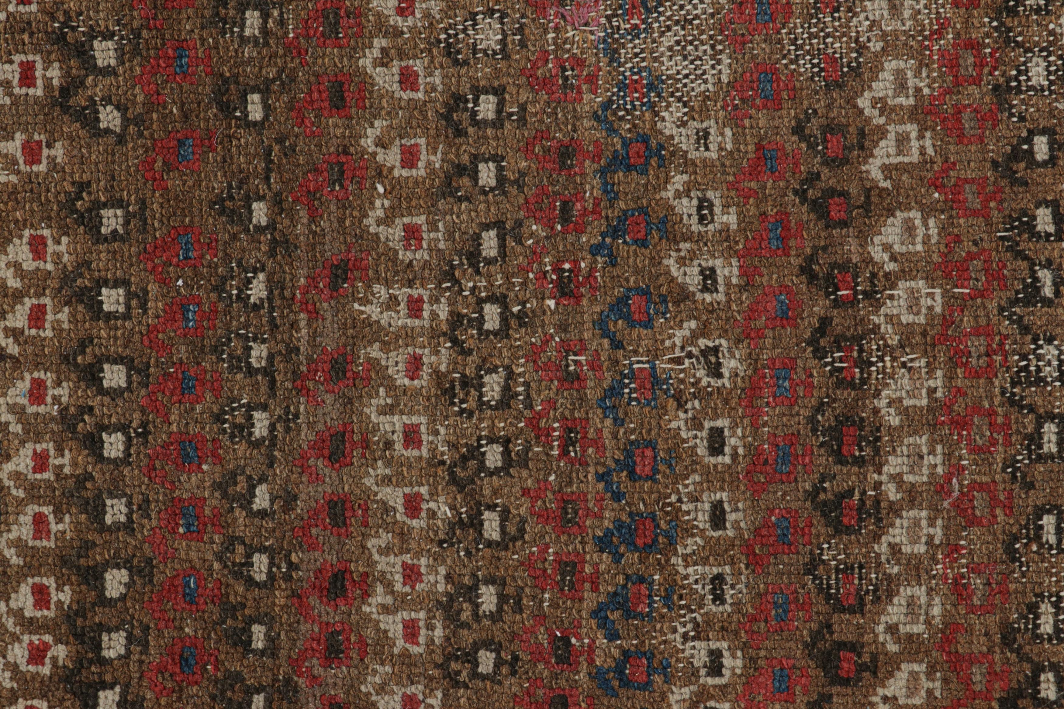 Antiker Perserteppich in Brown mit bunten geometrischen Mustern, von Rug & Kilim (Frühes 20. Jahrhundert) im Angebot