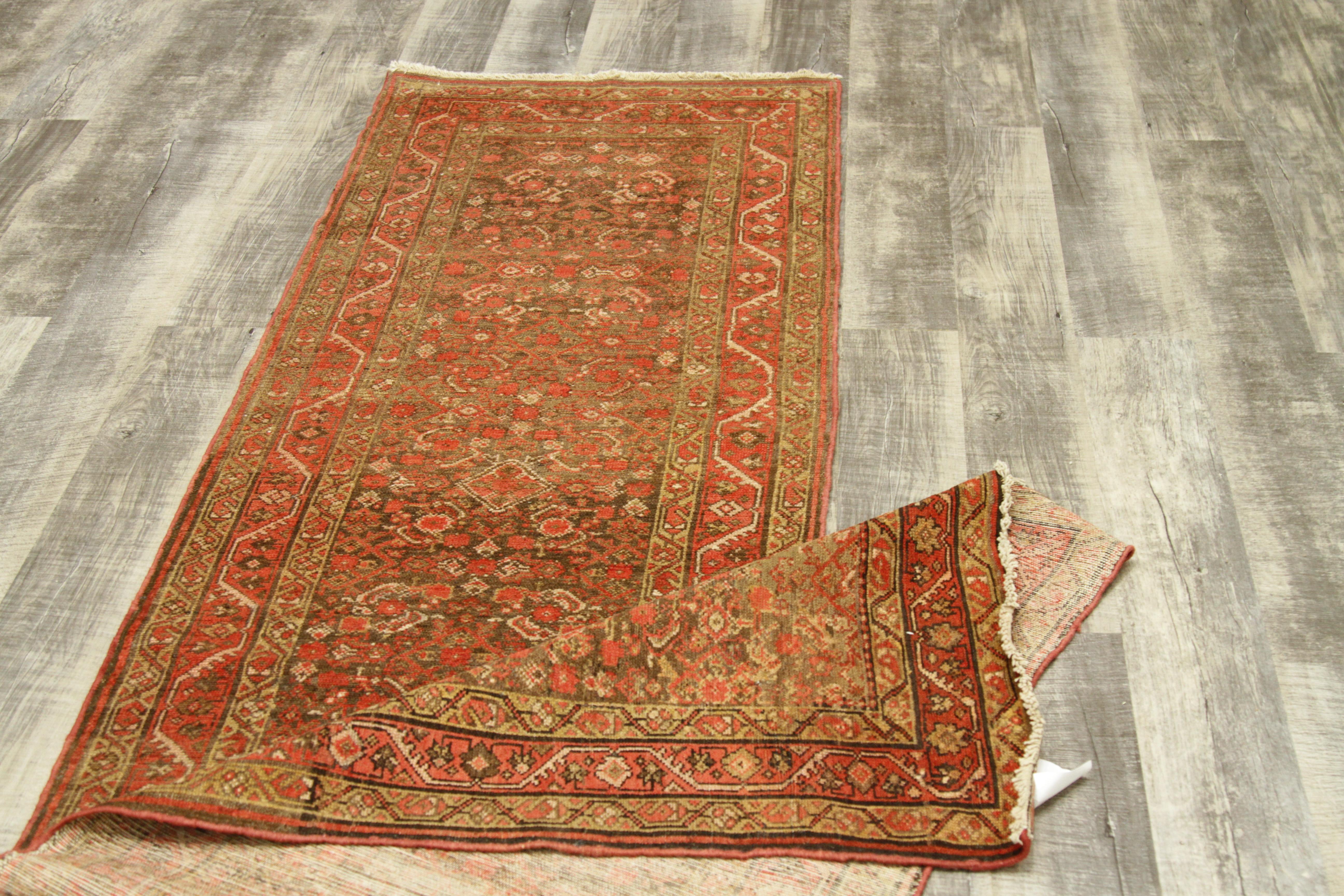 Mid-20th Century Antique Persian Rug in Malayer Design, 1910 For Sale