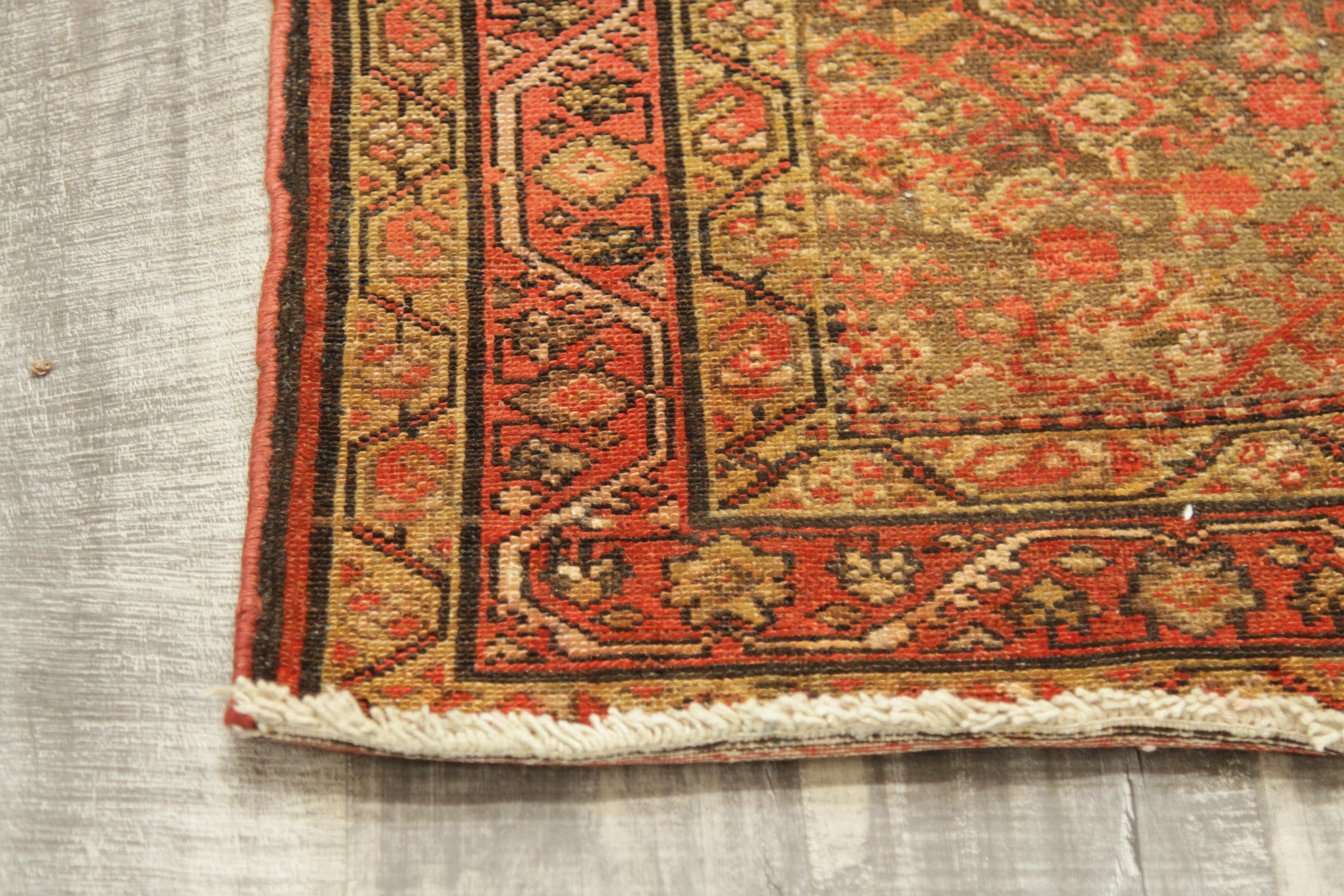 Antique Persian Rug in Malayer Design, 1910 For Sale 1