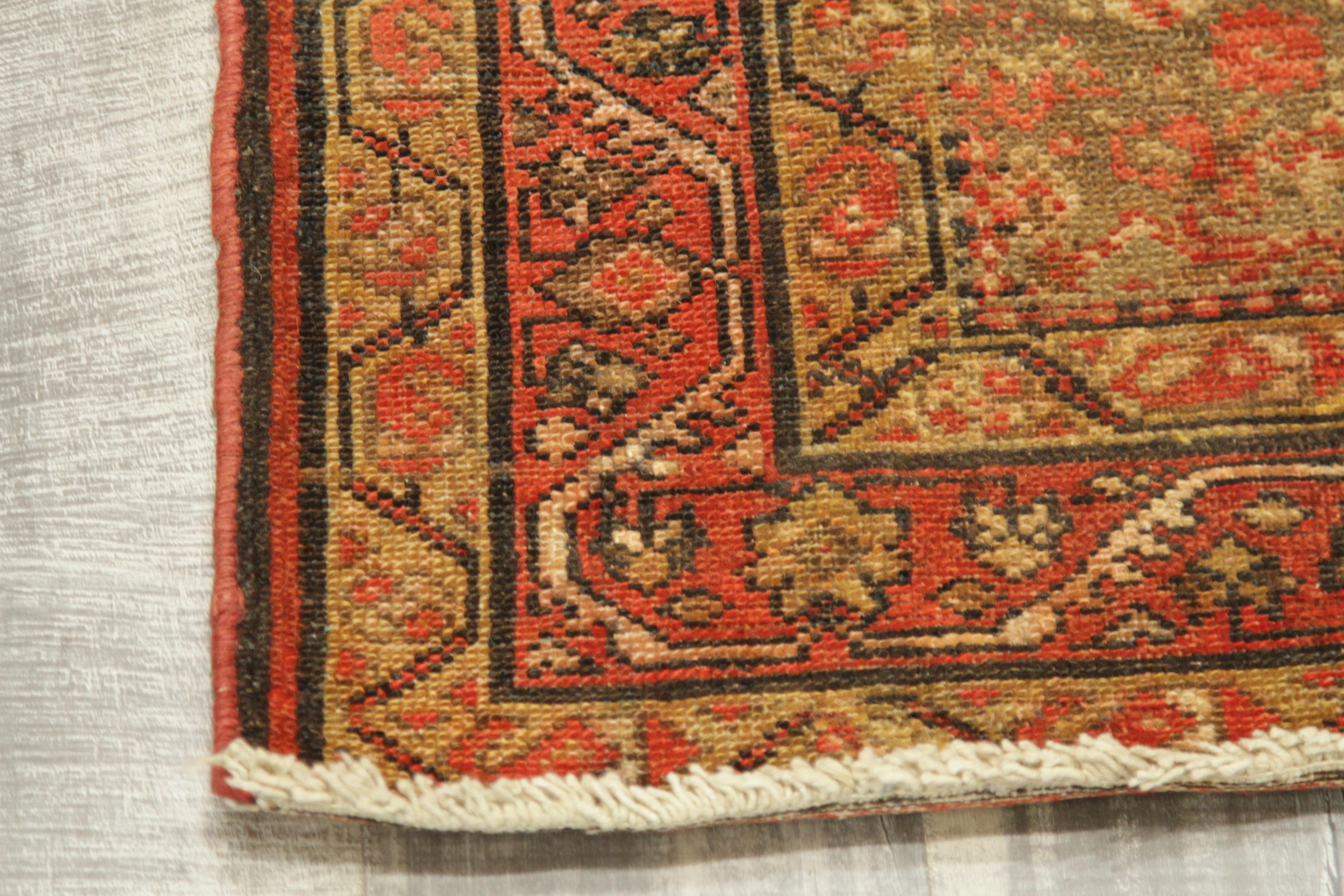 Antique Persian Rug in Malayer Design, 1910 For Sale 2