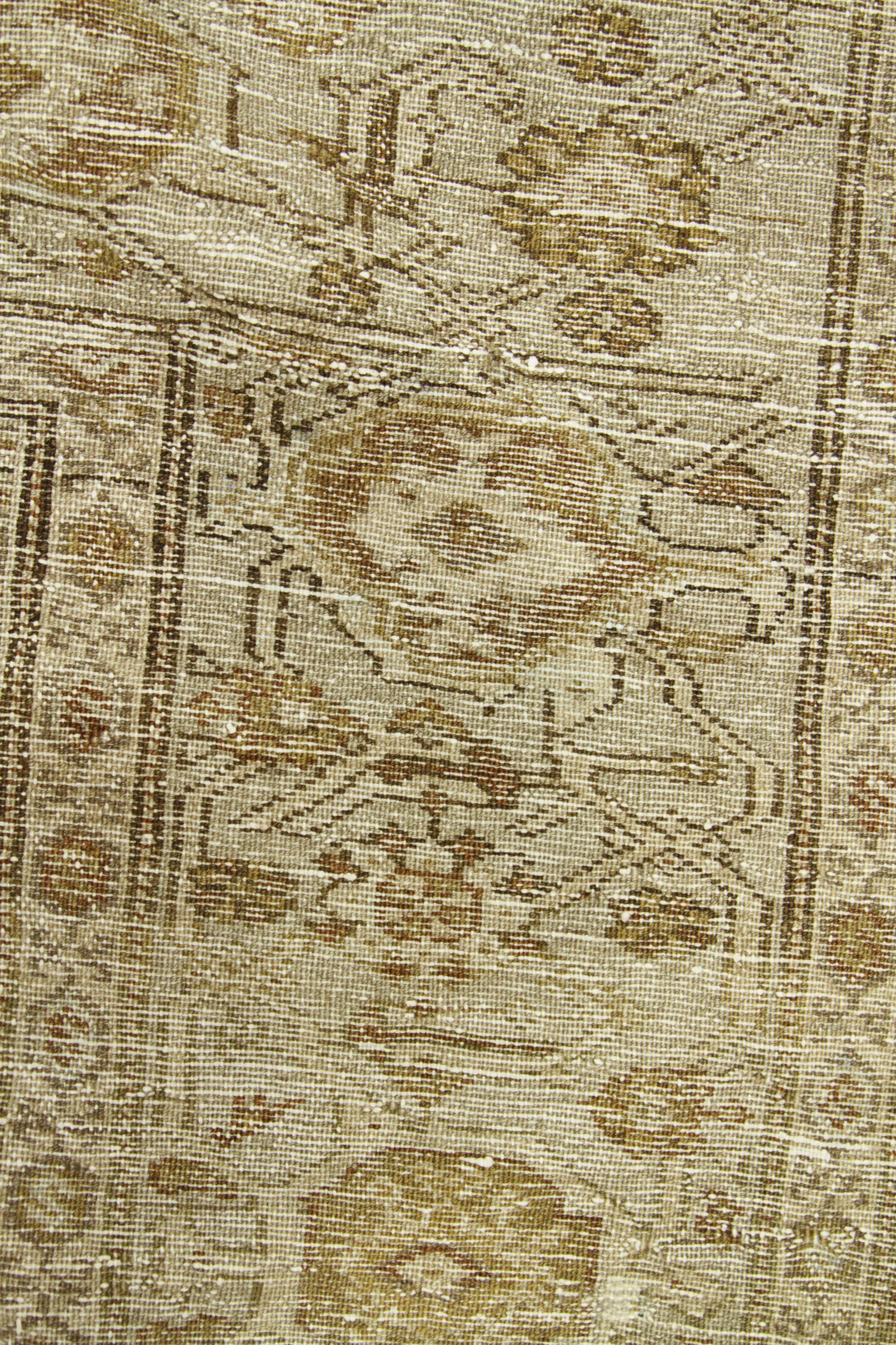 Persian Rug Malayer Design with Fading Rustic Floral Patterns, circa 1940 In Excellent Condition For Sale In Dallas, TX