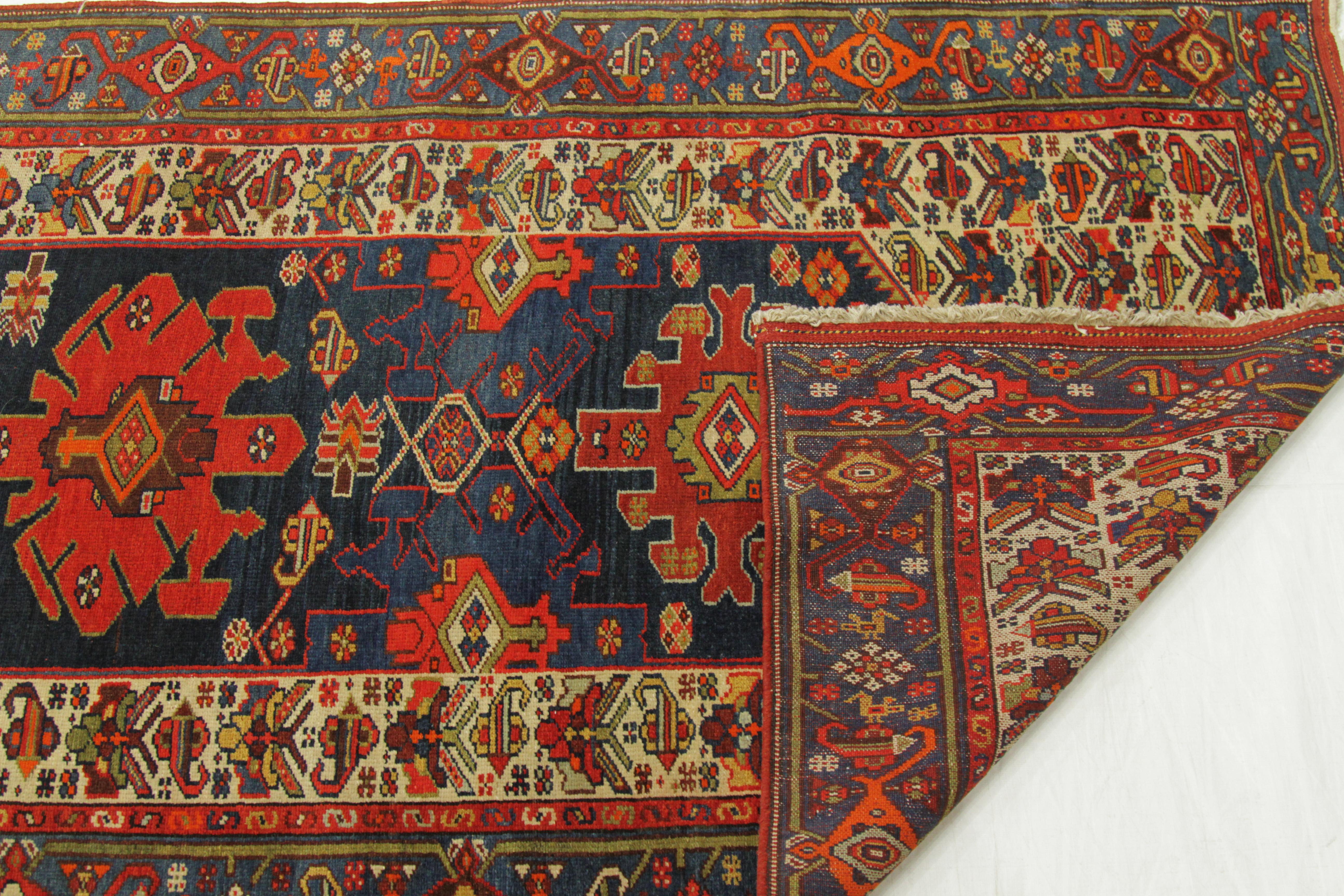 Tapis persan ancien à motif Malayer avec motifs géométriques majestueux, vers les années 1910 Excellent état - En vente à Dallas, TX