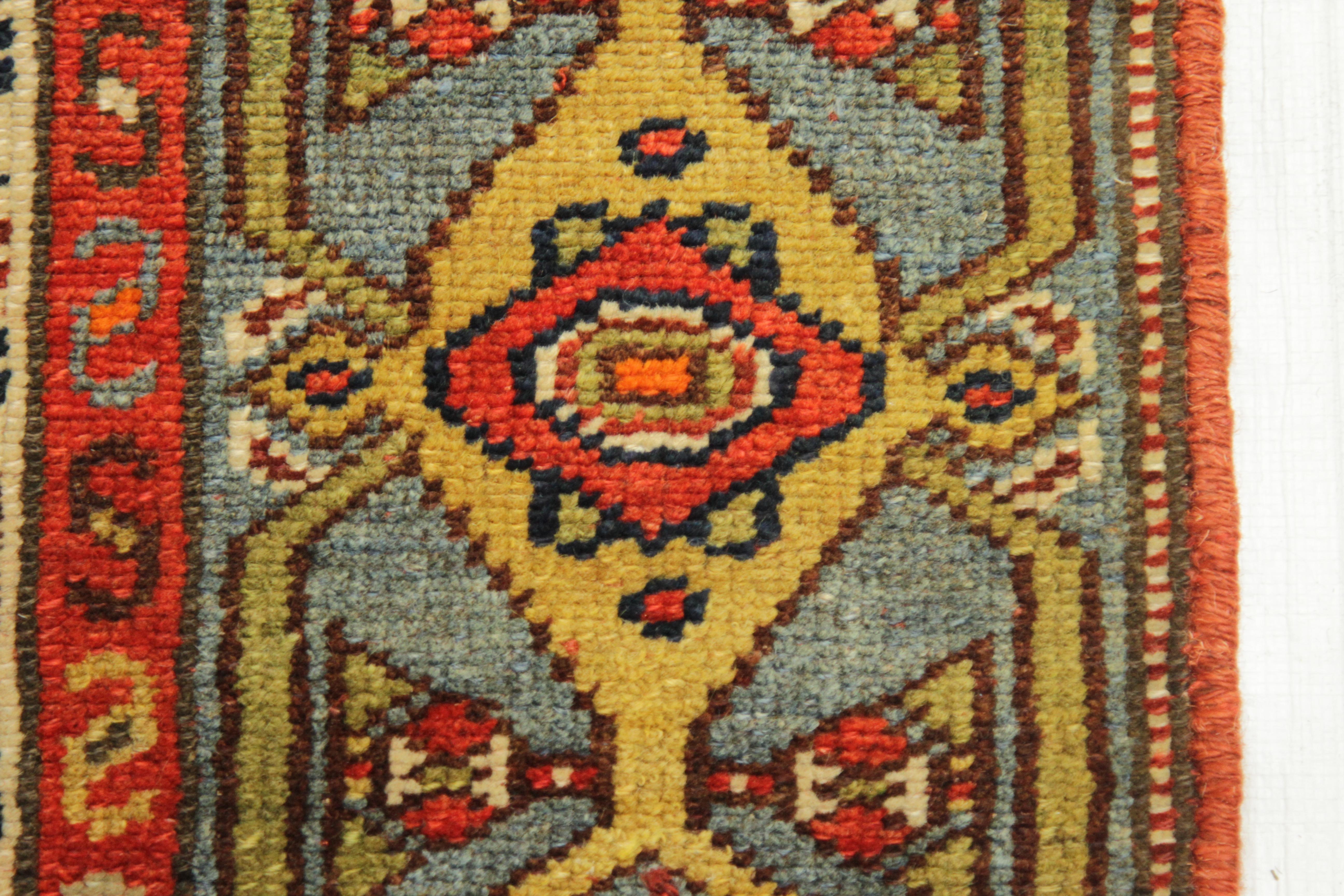 Tapis persan ancien à motif Malayer avec motifs géométriques majestueux, vers les années 1910 en vente 1