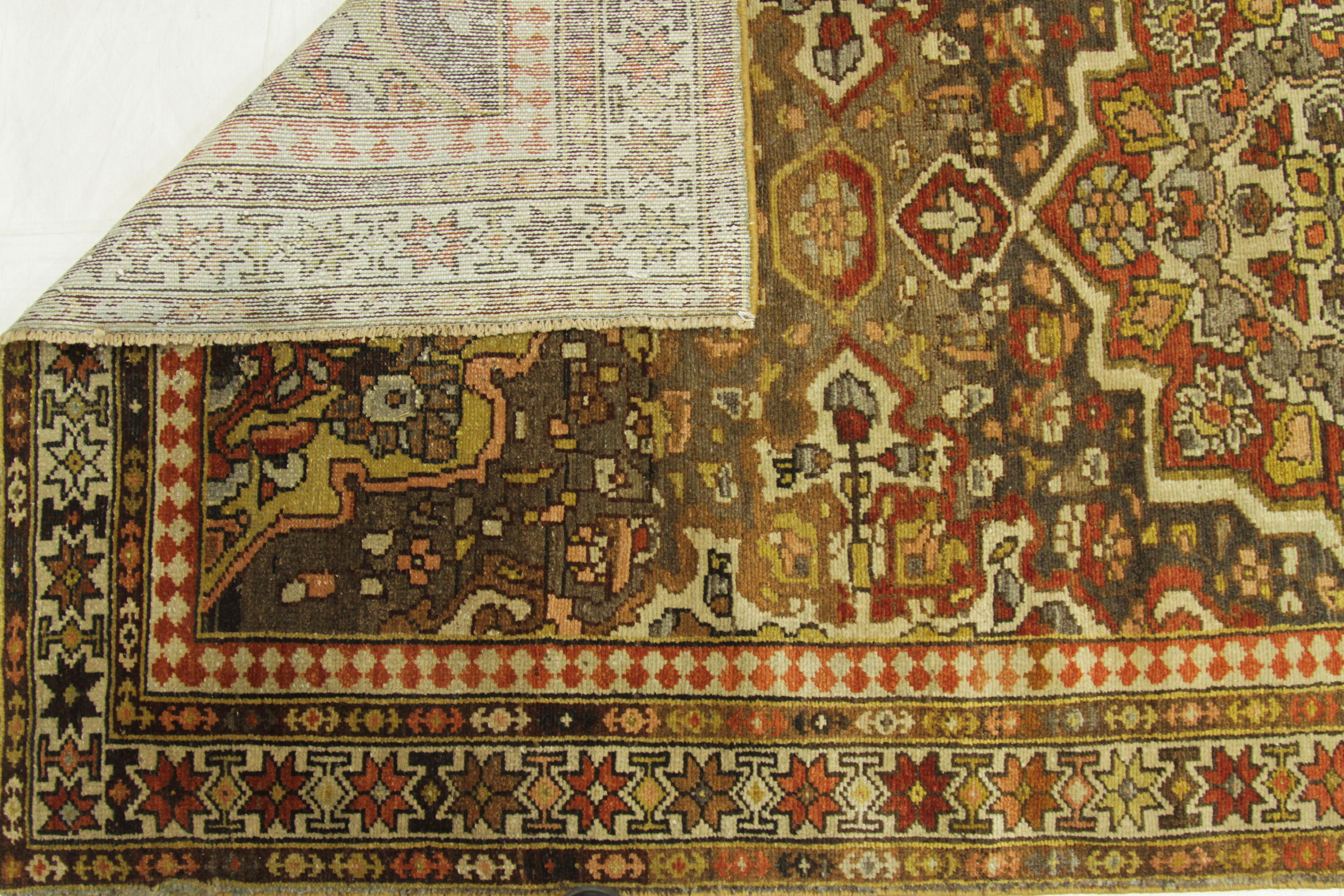 Antiker persischer Teppich Malayer-Design mit faszinierenden geometrischen Details, um 1920 (Wolle) im Angebot