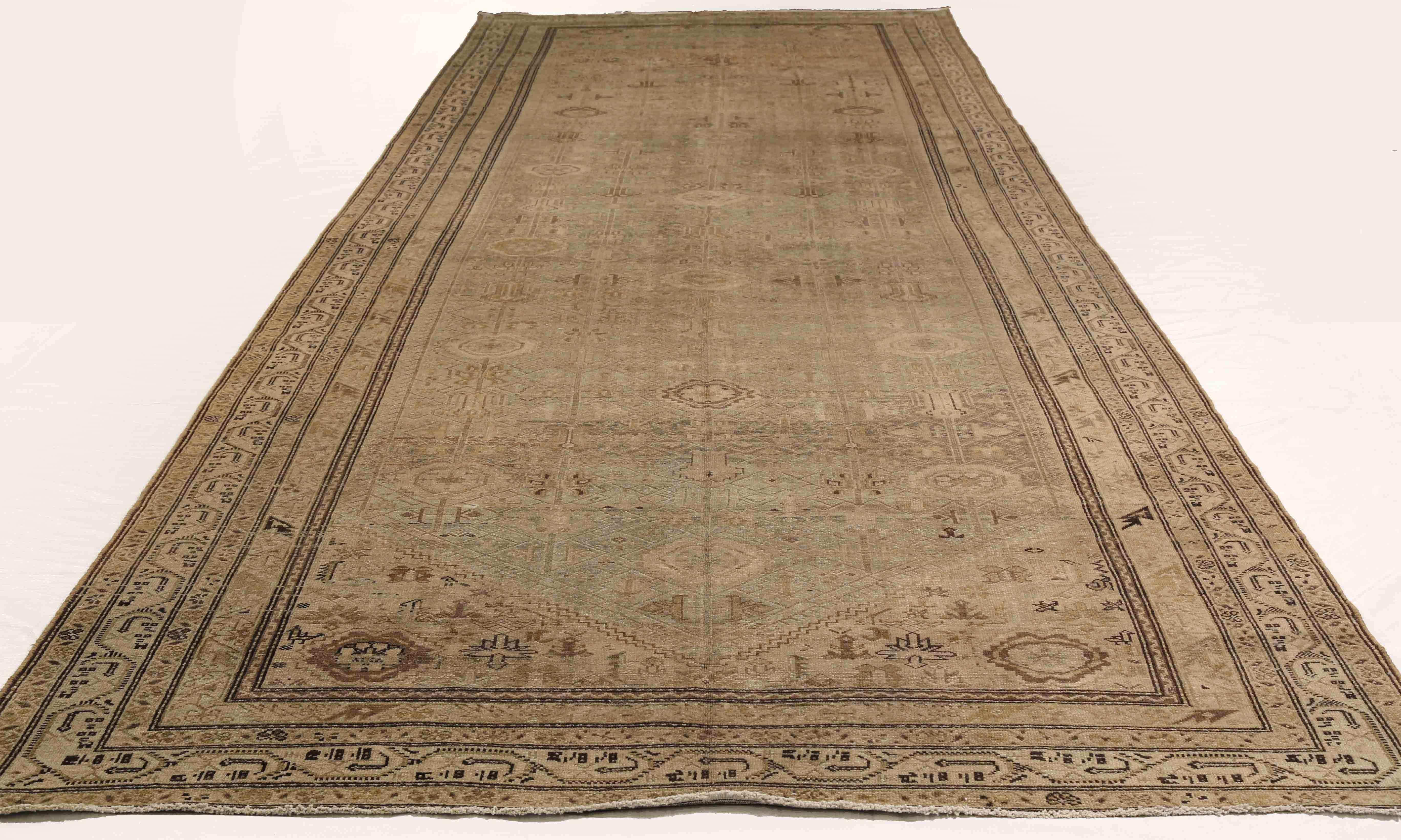 Antique Persian Rug Malayer Style in Black and Beige Floral Ensemble circa 1930s In Excellent Condition For Sale In Dallas, TX
