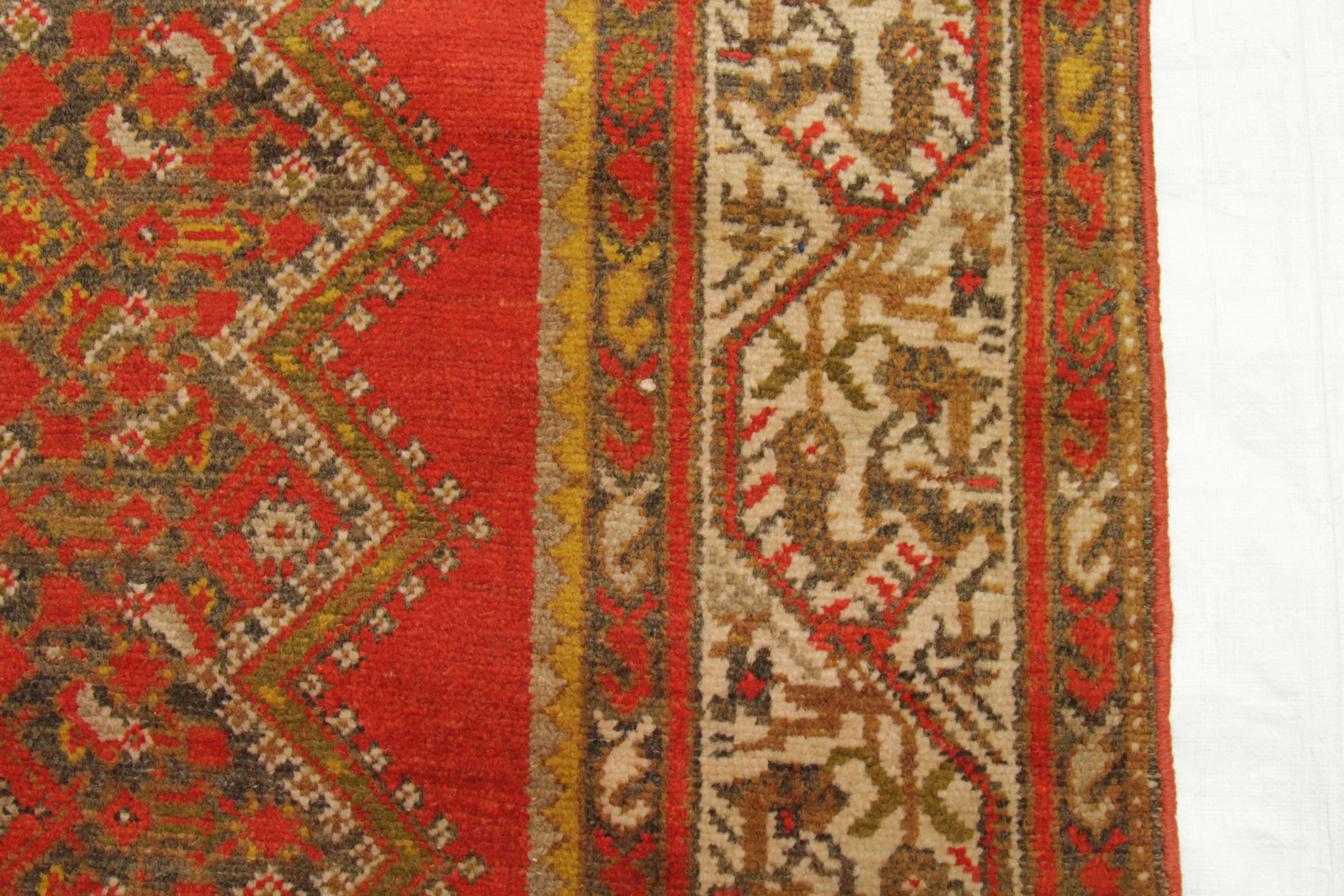 Antiker persischer Teppich im Malayer-Stil mit bezaubernden geometrischen Details, um 1930 im Angebot 1