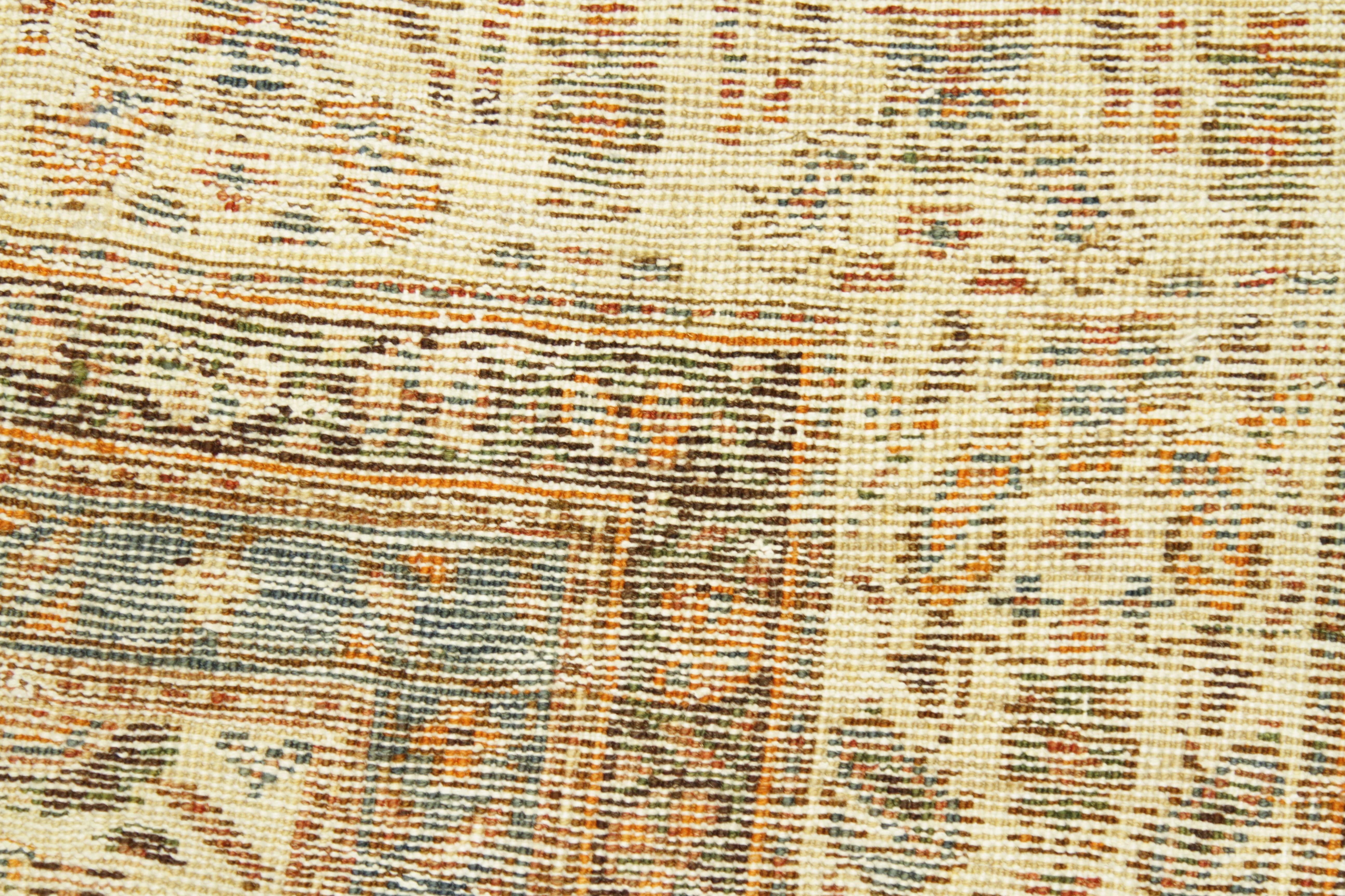 Tapis persan ancien design Serapi avec détails tribaux verts et bruns, vers les années 1920 Excellent état - En vente à Dallas, TX