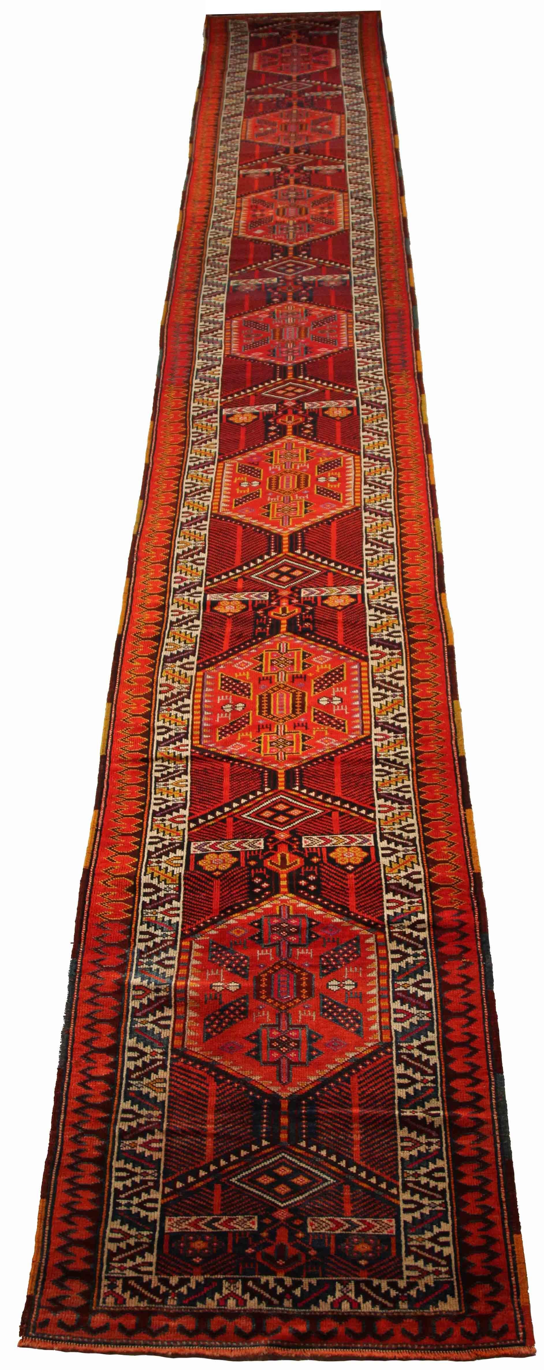 Antique Persian Rug with Tribal Design and Extraordinary Length, circa 1900s In Excellent Condition For Sale In Dallas, TX