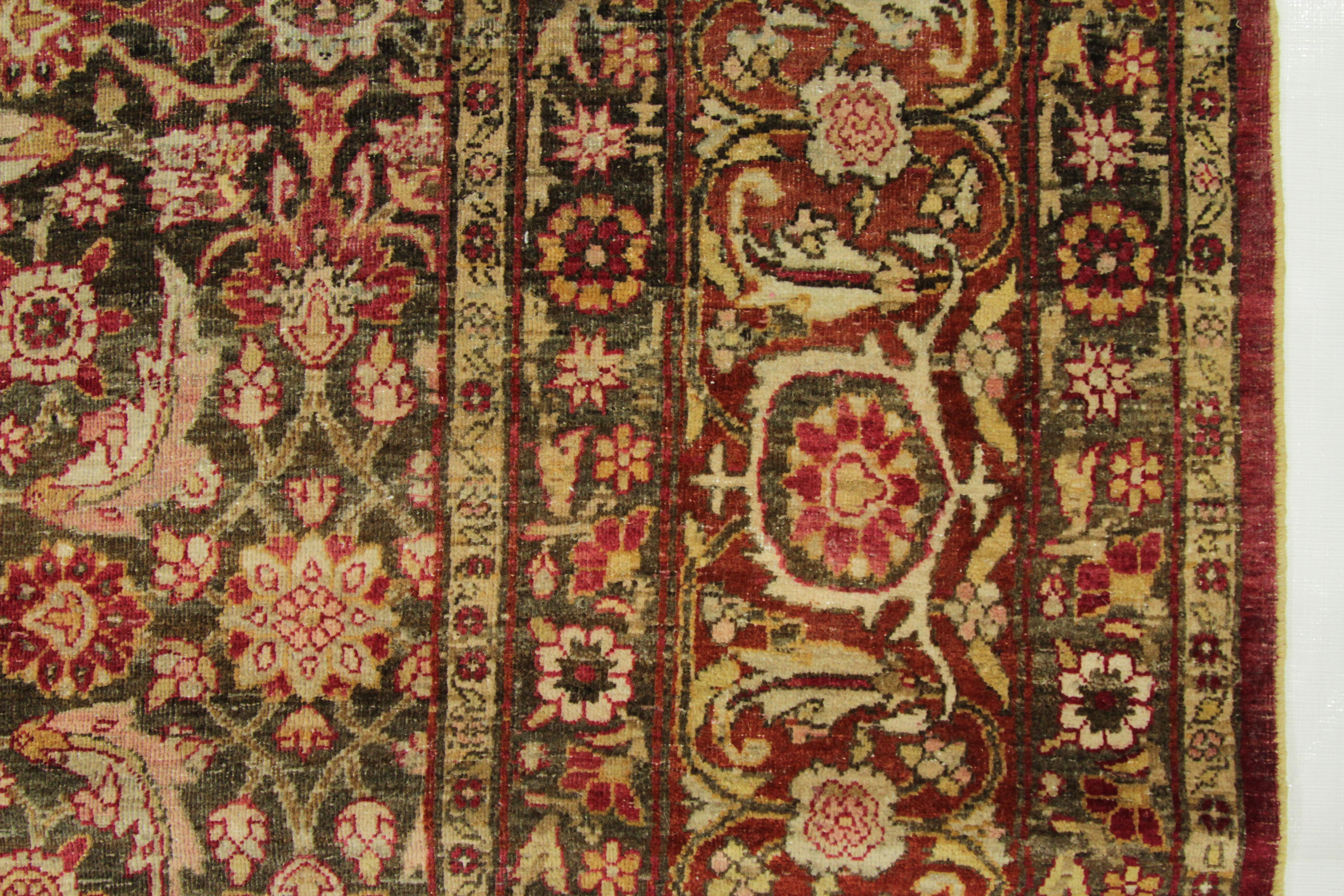  Antique Persian Rug Yazd Design with Red and Pink Medallion Field, circa 1910s For Sale 4
