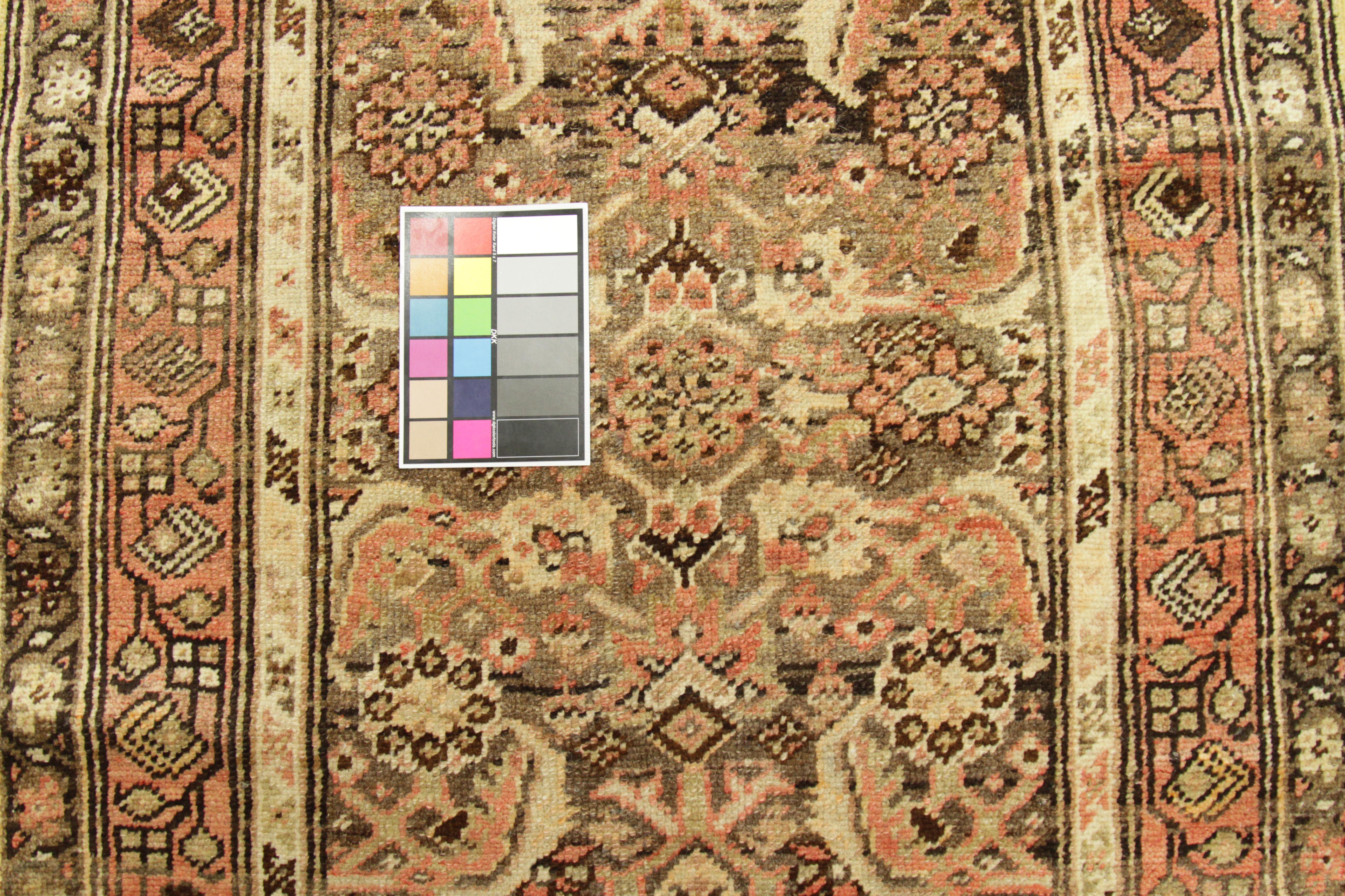 Inconnu Tapis persan ancien de style Zanjan avec motif de corps entier, vers les années 1930 en vente