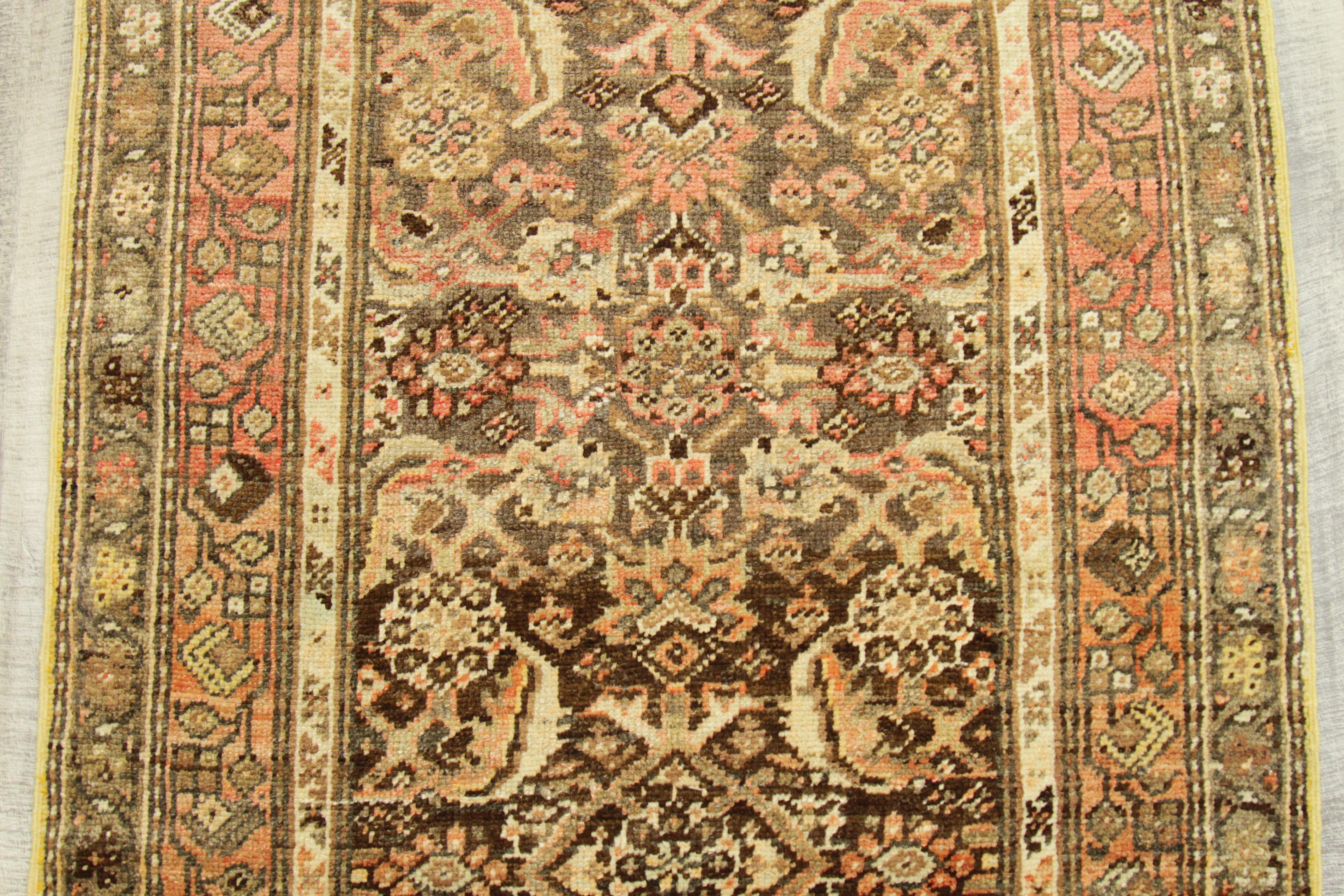 Tapis persan ancien de style Zanjan avec motif de corps entier, vers les années 1930 Bon état - En vente à Dallas, TX