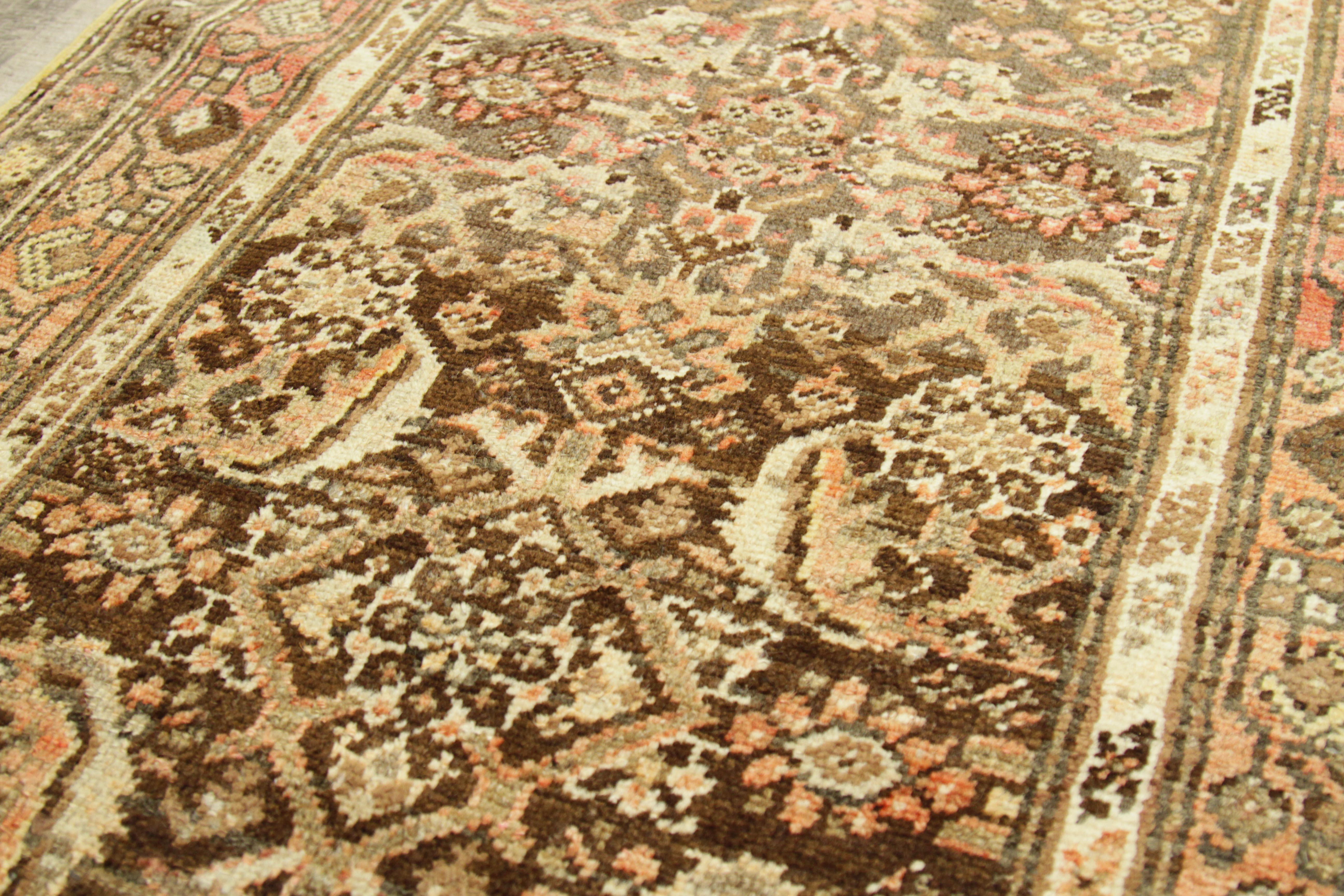 Mid-20th Century Antique Persian Rug Zanjan Style with Full Body Design, circa 1930s For Sale