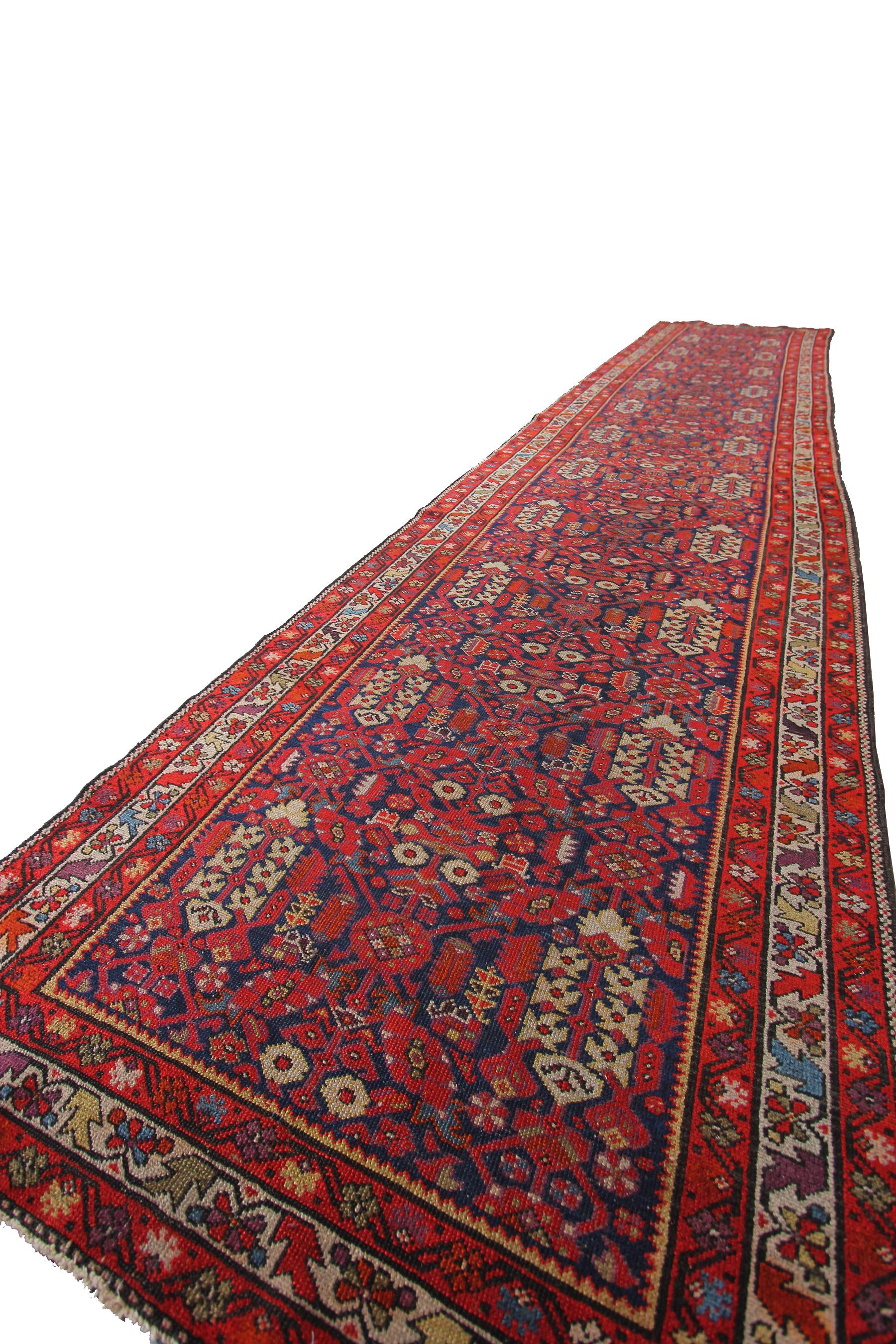 Tapis de couloir persan ancien Farahan surdimensionné Bon état - En vente à New York, NY