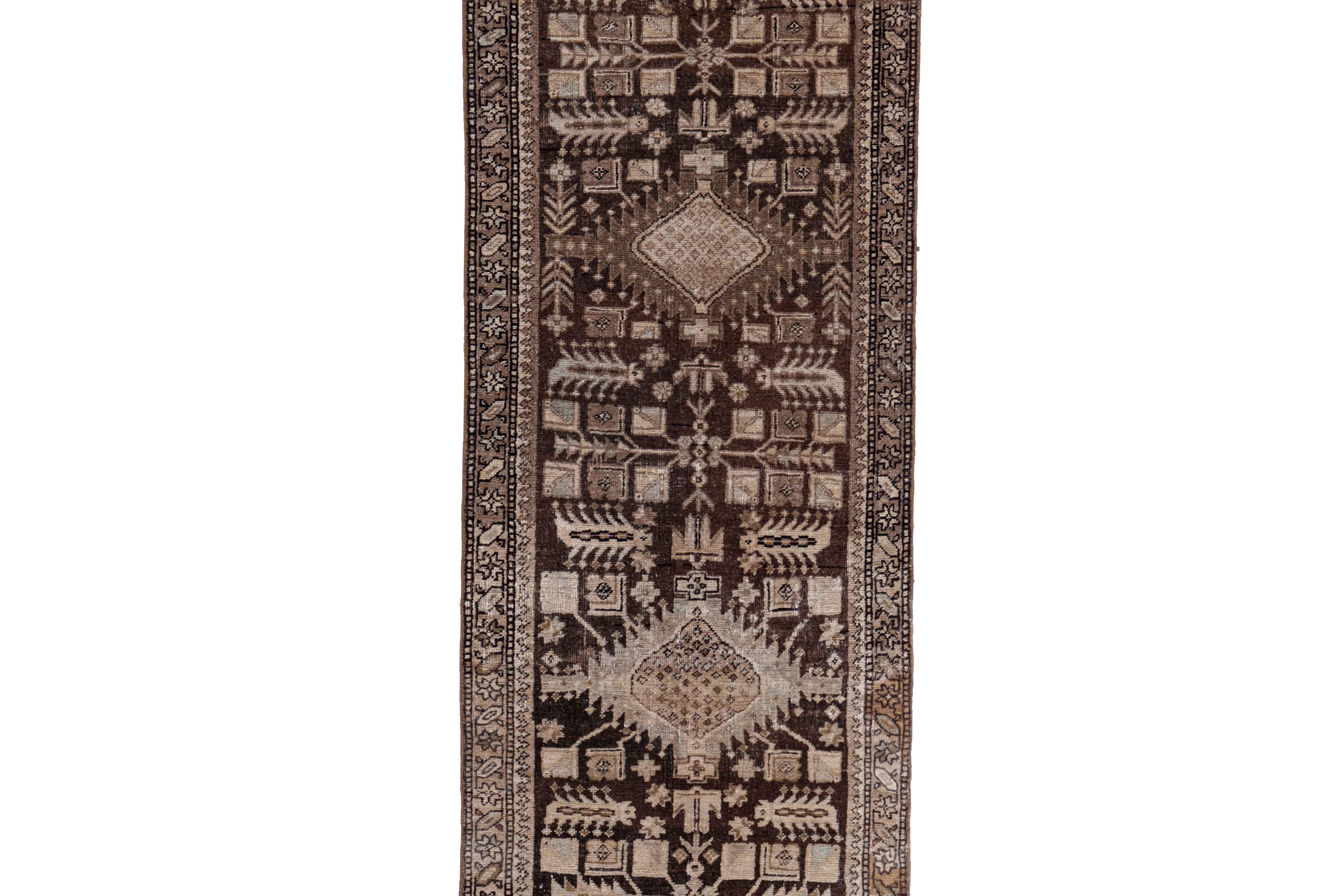 Altro Tappeto persiano antico Azerbaijan Design in vendita