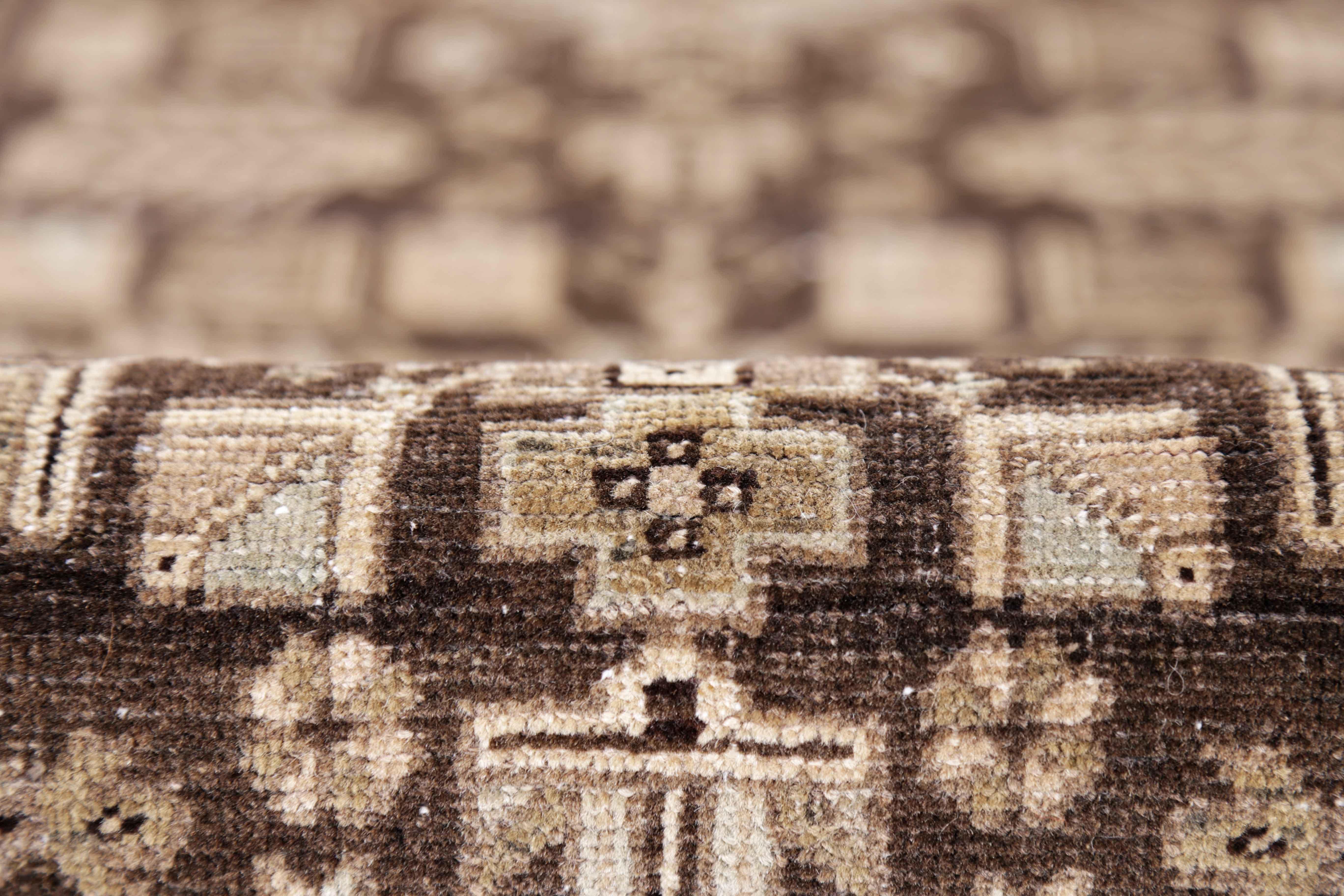 Tappeto persiano antico Azerbaijan Design In condizioni ottime in vendita a Dallas, TX